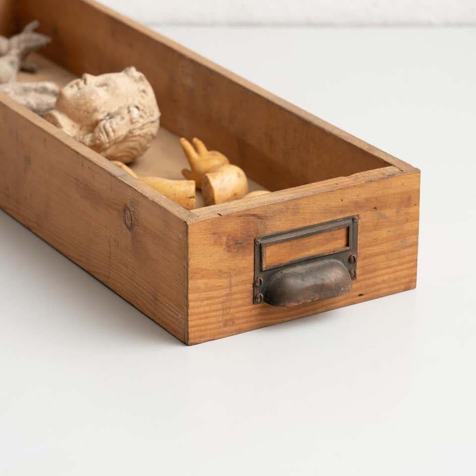 Cabinet de curiosités Tiroir Sculpture d'art, circa 1950 en vente 9