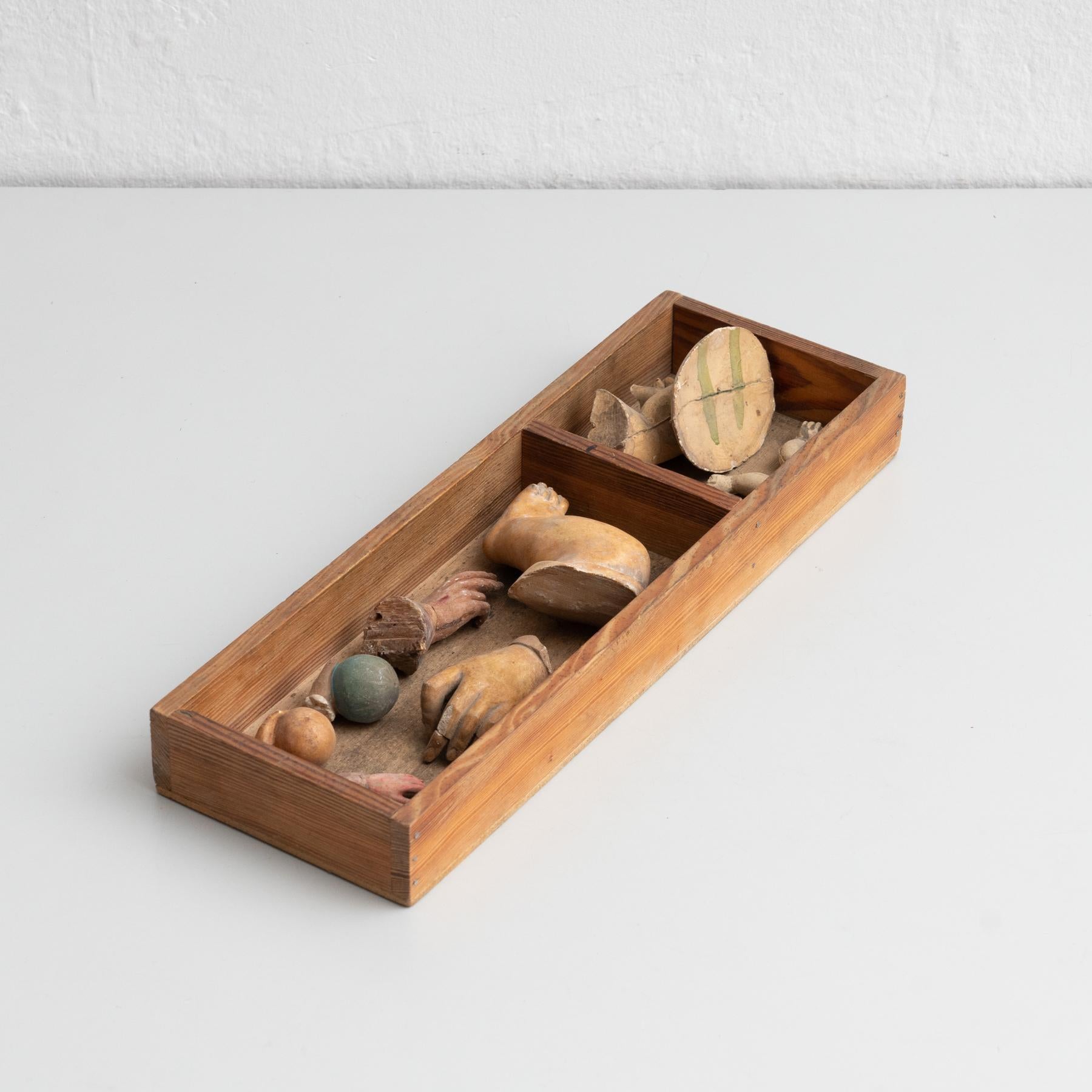 Cabinet de curiosités Tiroir Sculpture d'art, circa 1950 en vente 9