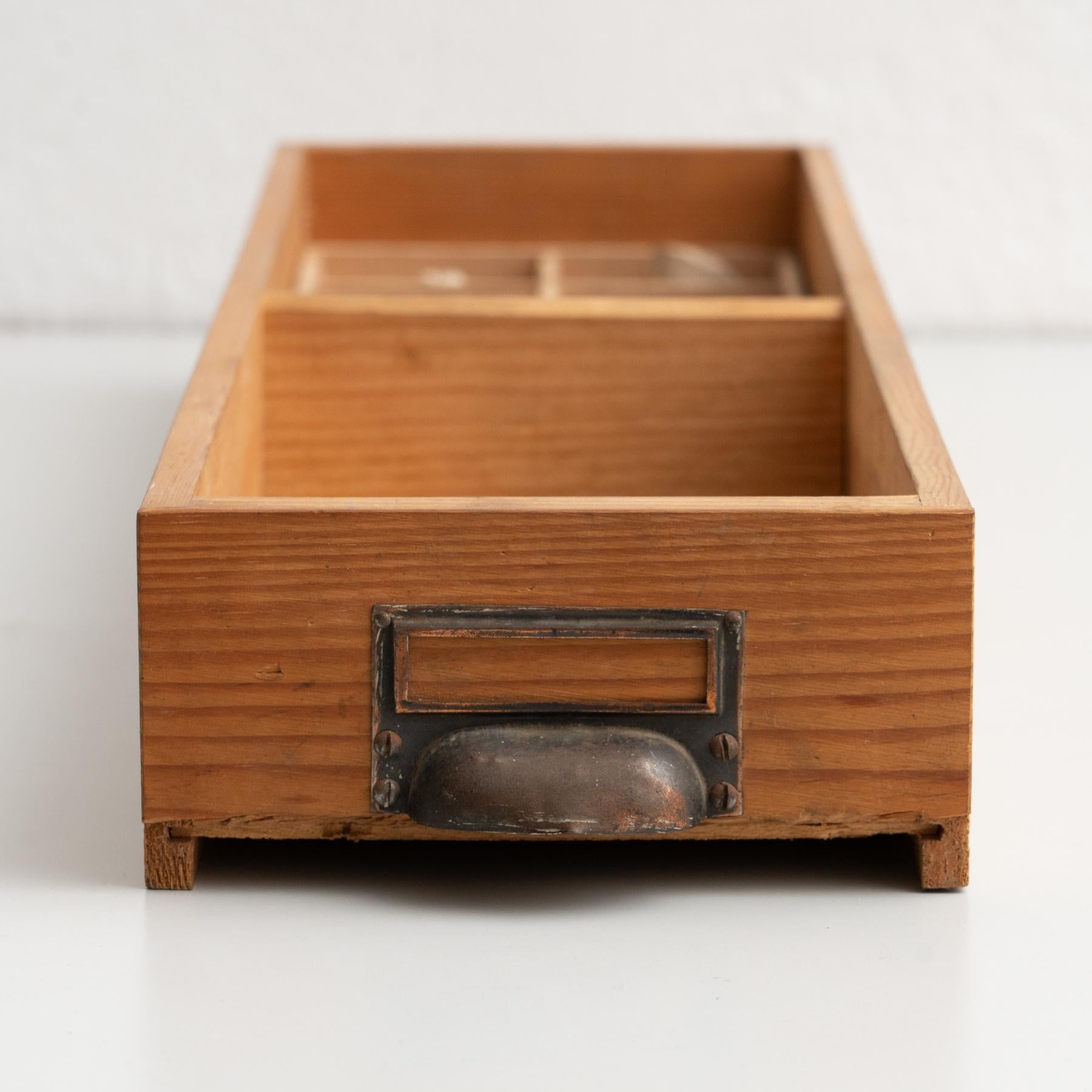 Cabinet de curiosités Tiroir Sculpture d'art, circa 1950 en vente 10