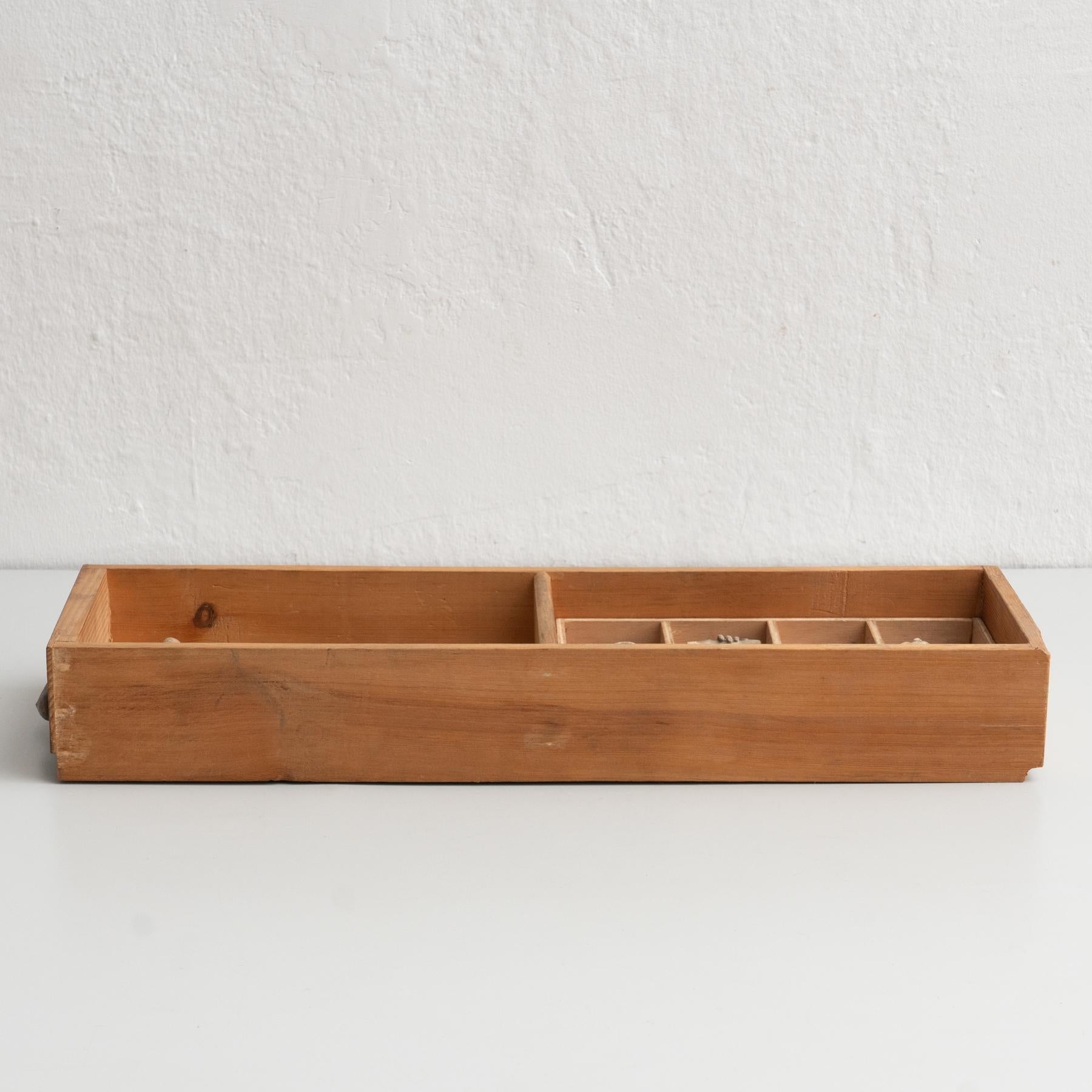 Cabinet de curiosités Tiroir Sculpture d'art, circa 1950 en vente 12