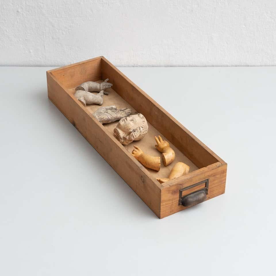 Espagnol Cabinet de curiosités Tiroir Sculpture d'art, circa 1950 en vente
