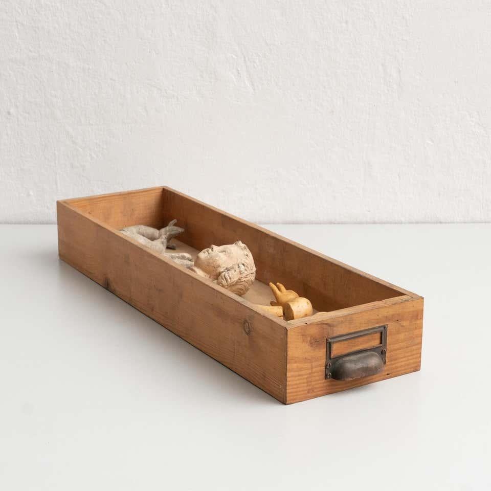 Cabinet de curiosités Tiroir Sculpture d'art, circa 1950 en vente 1