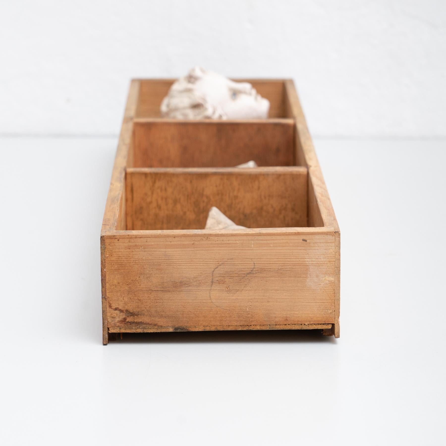 Cabinet de curiosités Tiroir Sculpture d'art, circa 1950 en vente 1