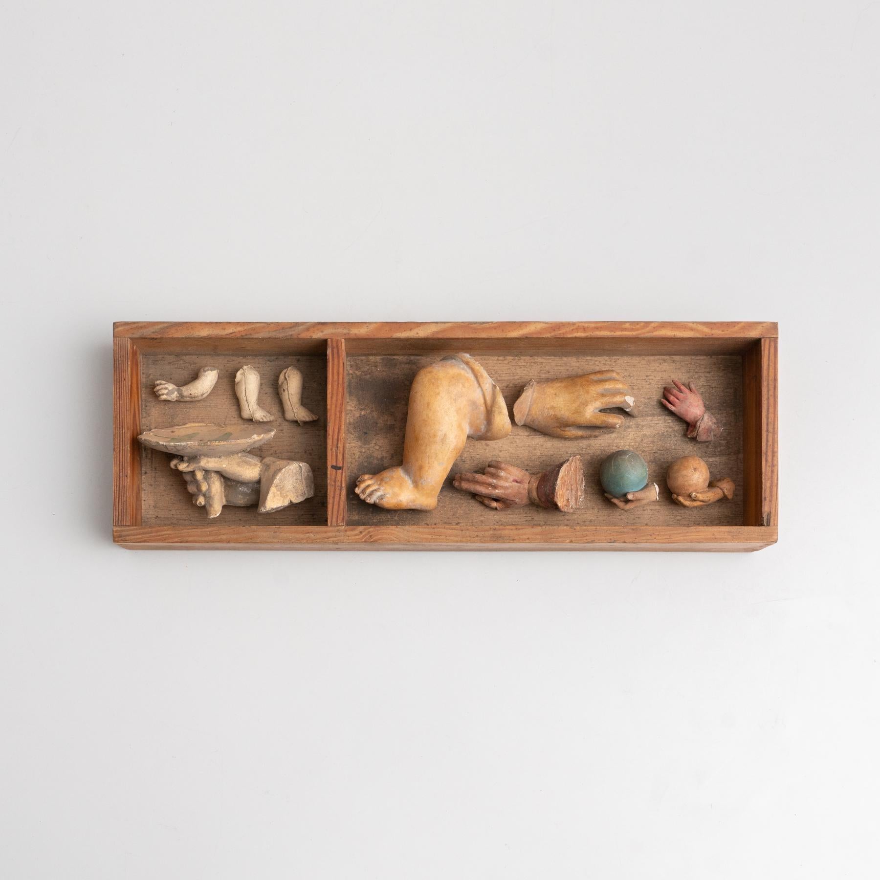 Cabinet de curiosités Tiroir Sculpture d'art, circa 1950 en vente 1