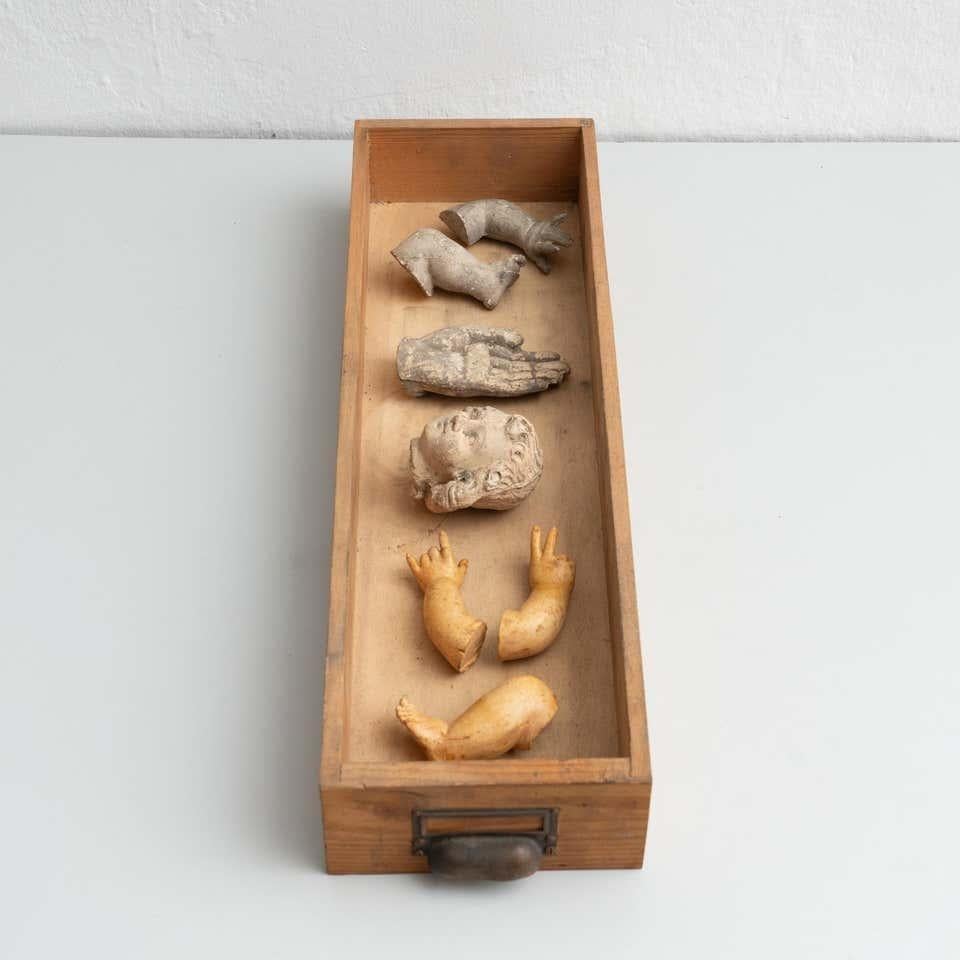Cabinet de curiosités Tiroir Sculpture d'art, circa 1950 en vente 2
