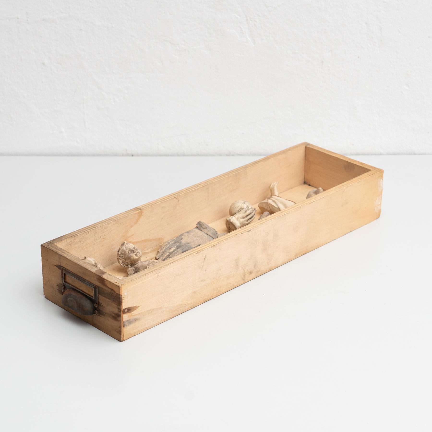 Cabinet de curiosités Tiroir Sculpture d'art, circa 1950 en vente 2
