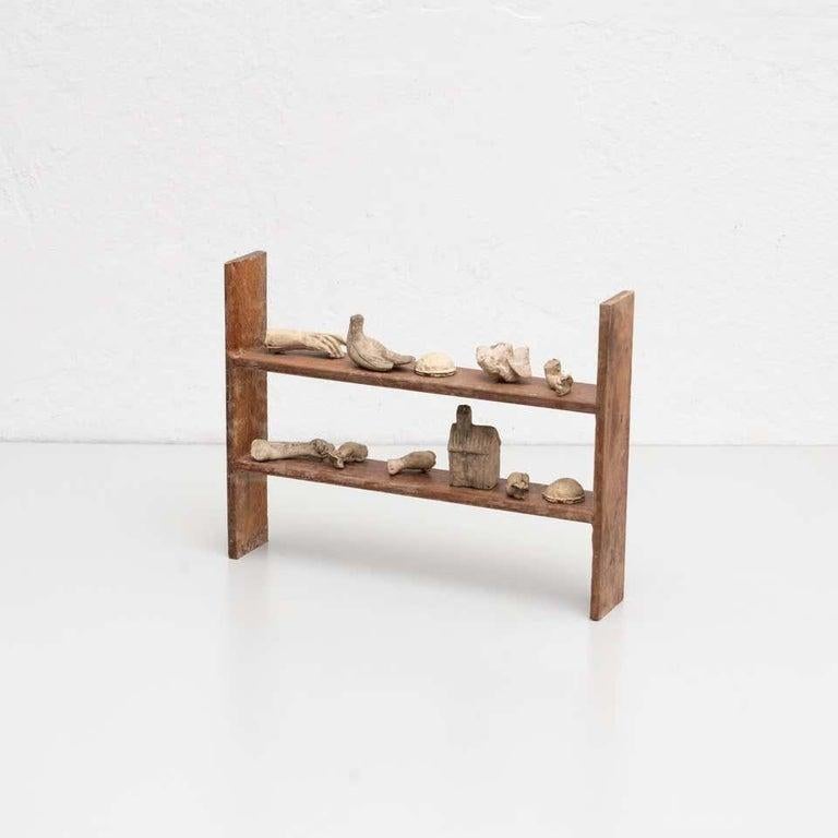 Cabinet de curiosités Shelve Sculptural Artwork, circa 1950 en vente 7