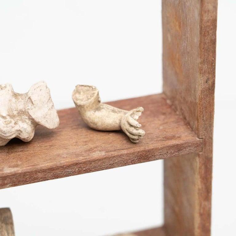 Moderne Cabinet de curiosités Shelve Sculptural Artwork, circa 1950 en vente