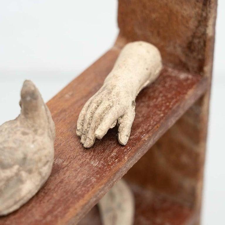 Cabinet de curiosités Shelve Sculptural Artwork, circa 1950 en vente 1