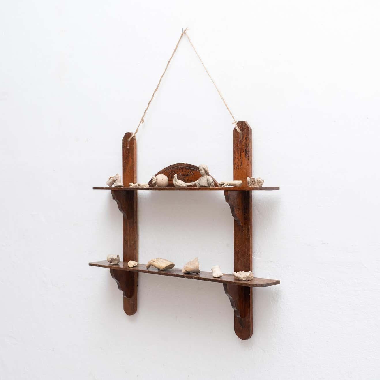 Cabinet de curiosités Shelve Sculptural Wall Artwork, circa 1950 en vente 12