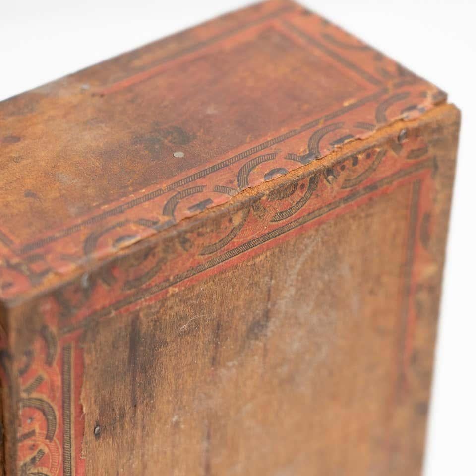 Gabinete de Curiosidades con Figuras de Yeso - Olot, España, Circa 1950 en venta 4