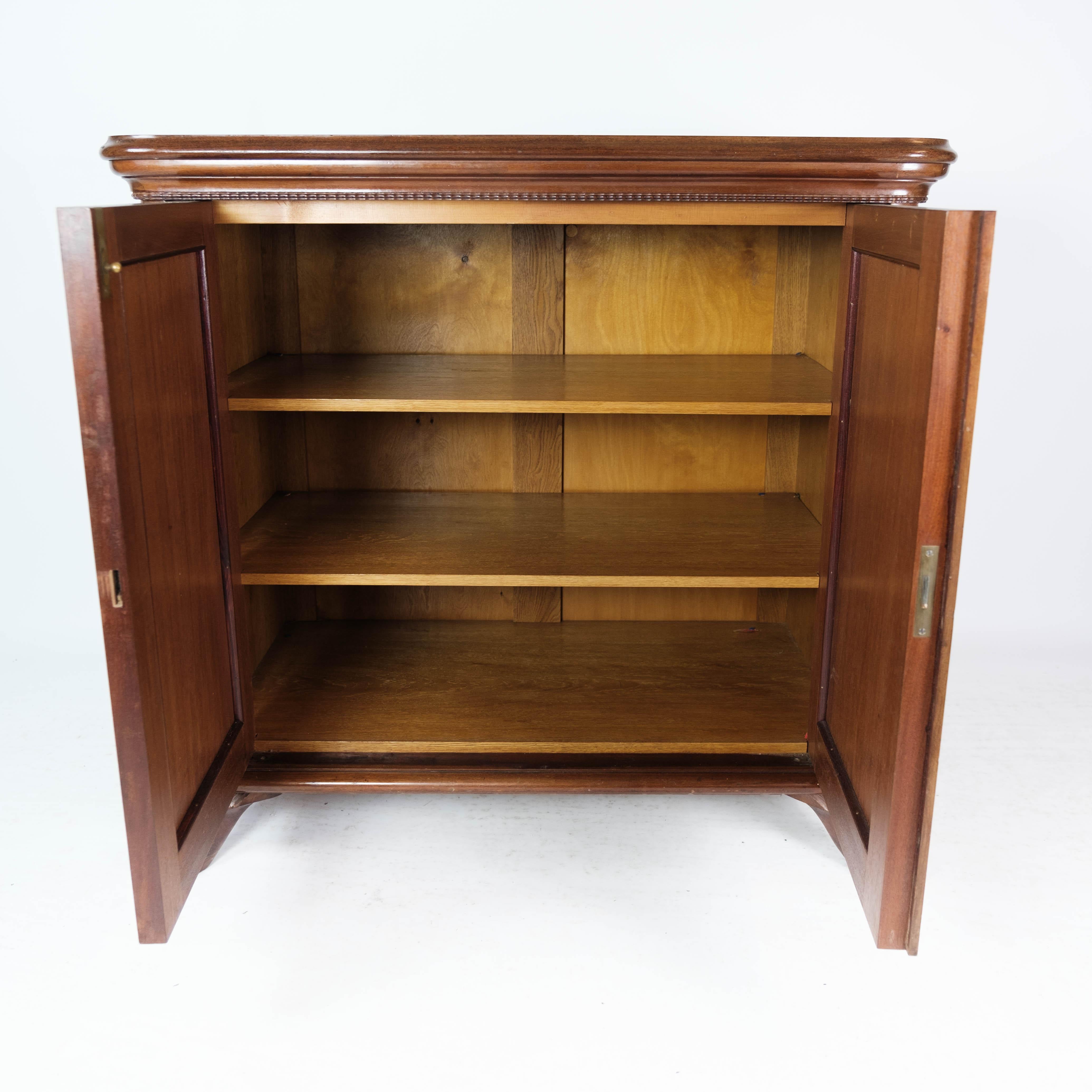 Cabinet of Mahogany on Feet, in Great Antique Condition from 1890 4