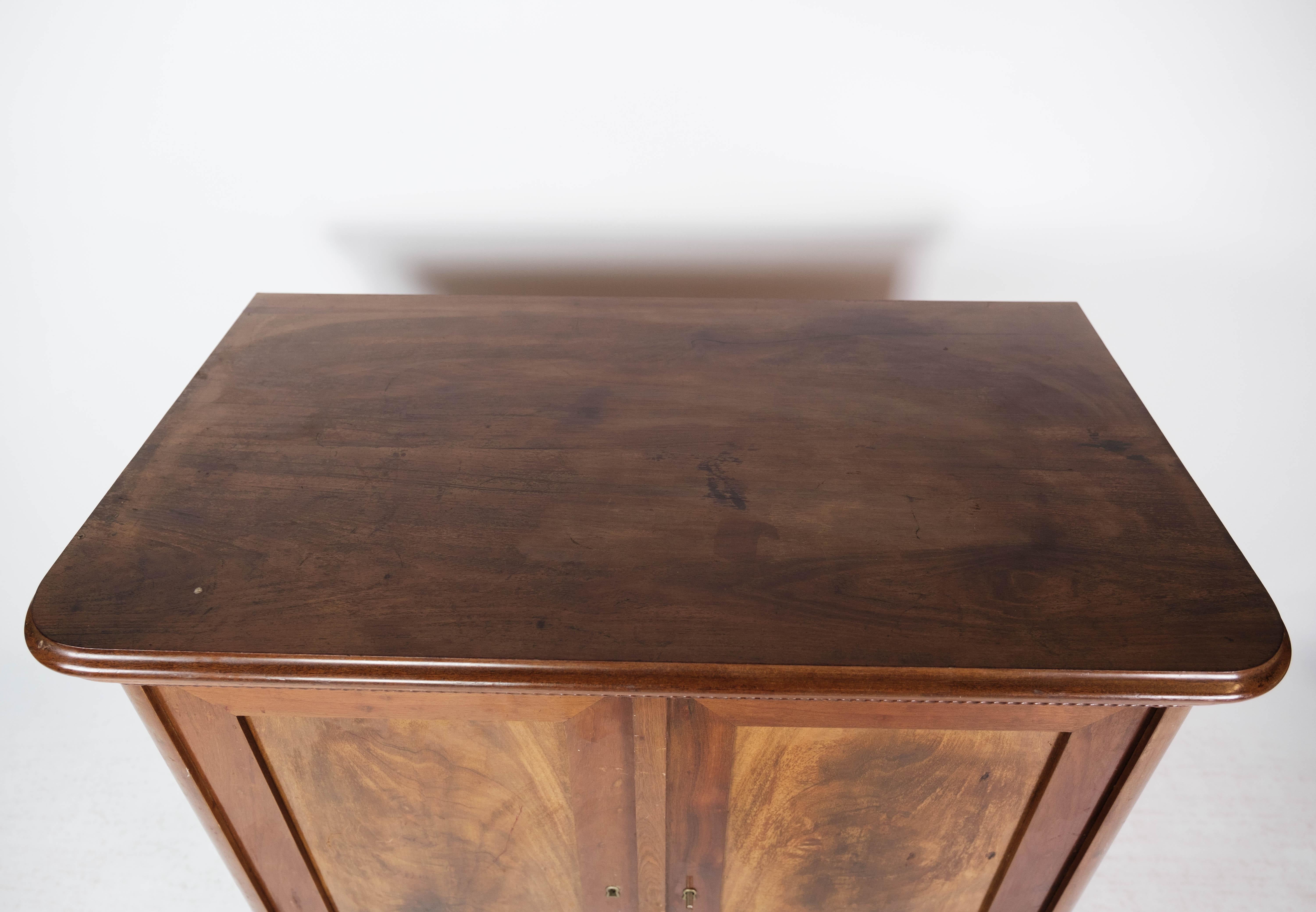 Cabinet of Mahogany on Feet, in Great Antique Condition from 1890 10
