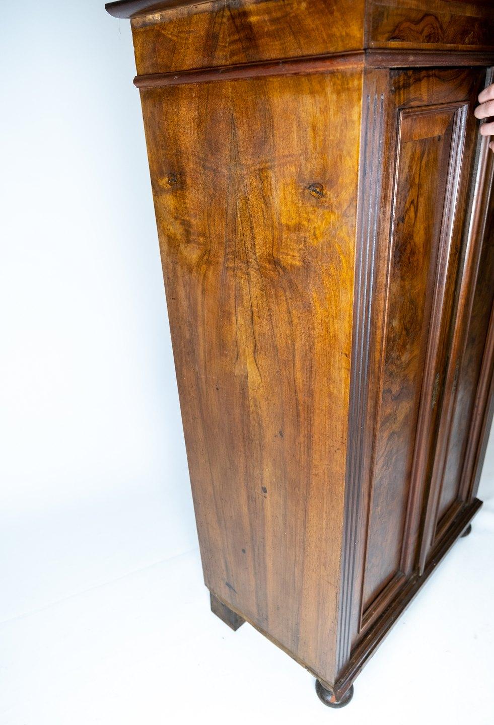 Late 19th Century Cabinet of Walnut, in Great Antique Condition from the 1880s