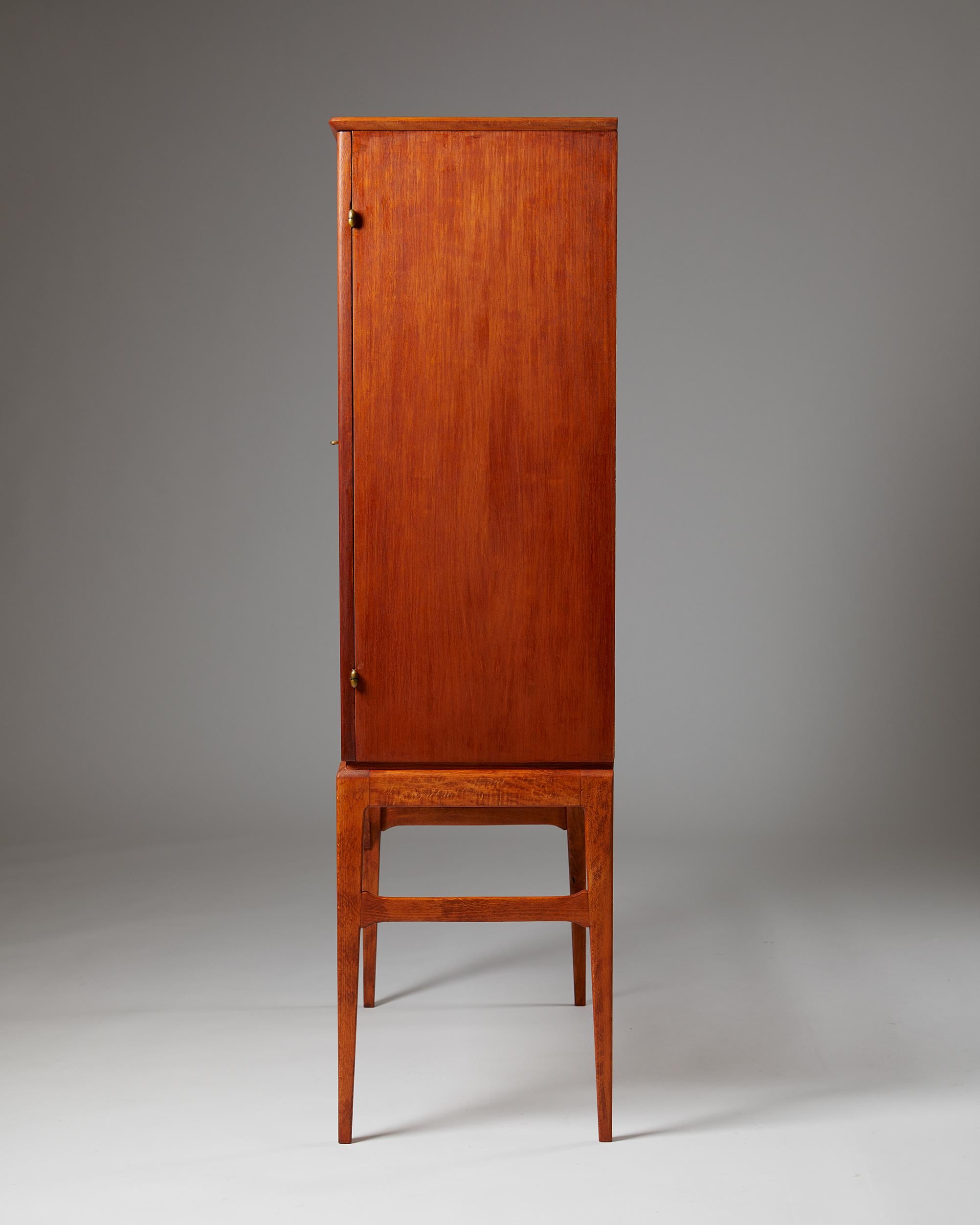 Cabinet on Stand Attributed to Sven-Erik Skawonius, Sweden, 1940’s In Good Condition In Stockholm, SE