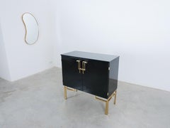 Schrank oder Barschrank Guy Lefevre für Maison Jansen Schwarzes Messing lackiert, 1970