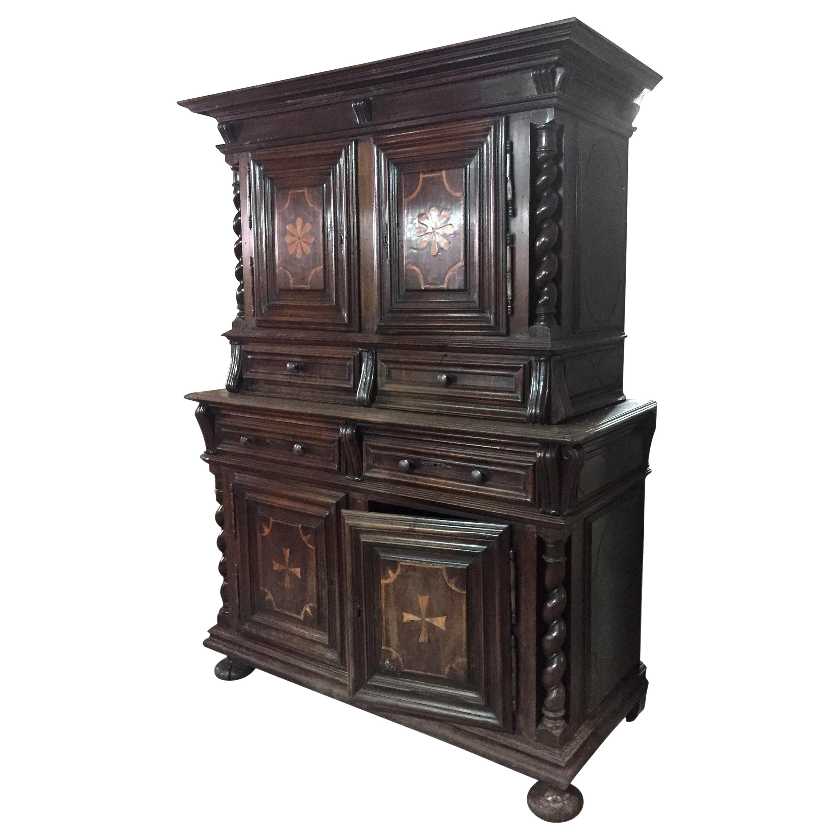 Cabinet ou armoire ou buffet à deux niveaux:: Noyer:: Espagne:: 18ème siècle en vente