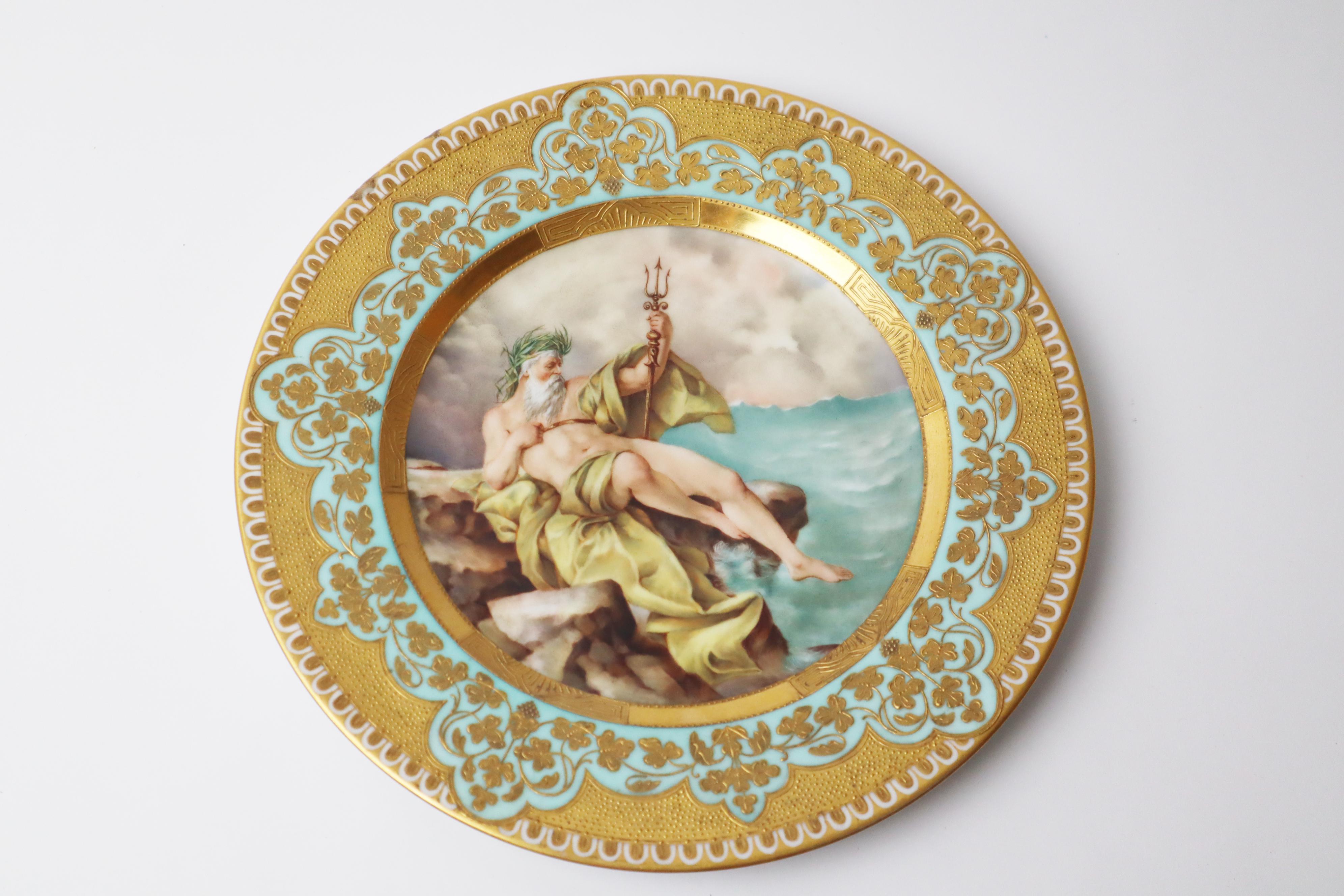 Plato de gabinete Poseidón sobre una roca en el océano, 1800s en venta 3