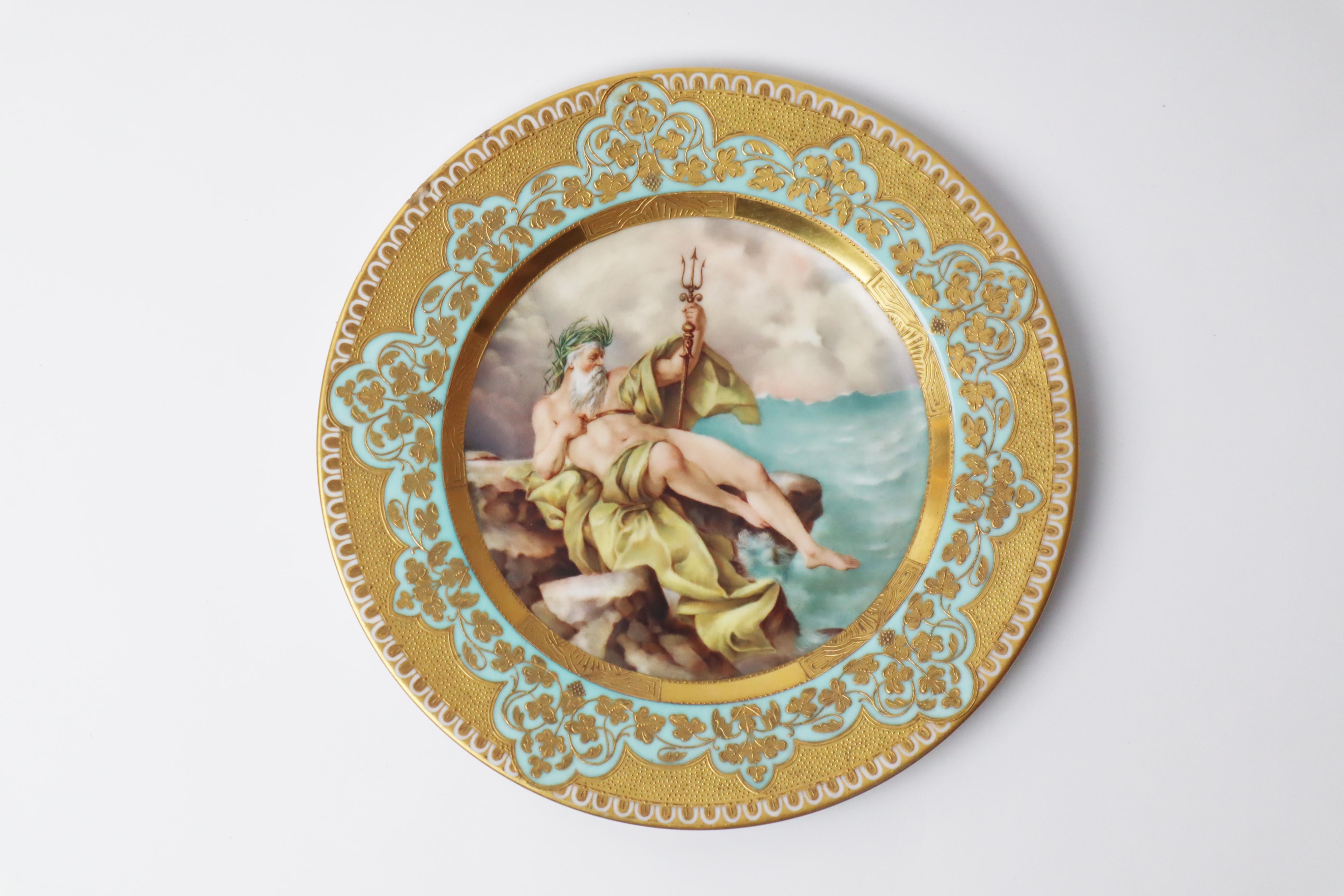 Plato de porcelana magistral.
Según el anterior propietario, el plato se entregó a un sirviente como regalo de honor. La ejecución artística es magistral e inigualable. Según la marca de porcelana, yo personalmente la atribuiría a Viena, Austria. Se