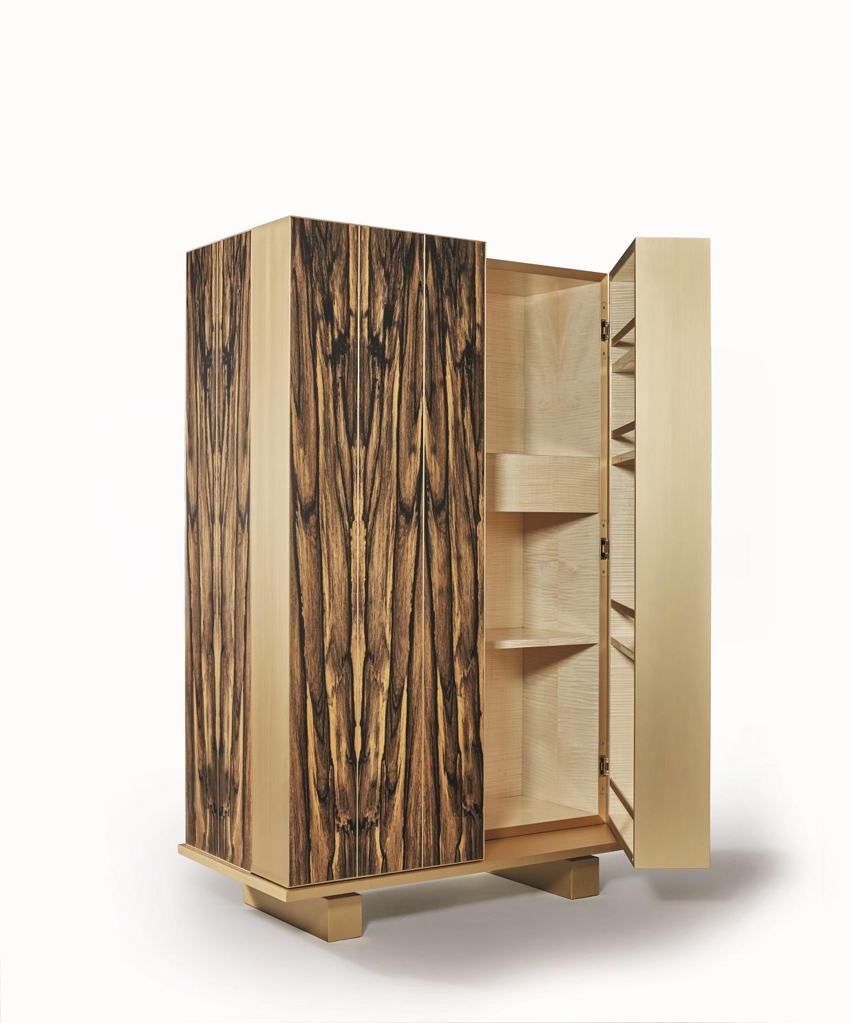 Français Armoire royale en bois d'ébène Plumage par Hervé Langlais 2017 France One-Off en vente