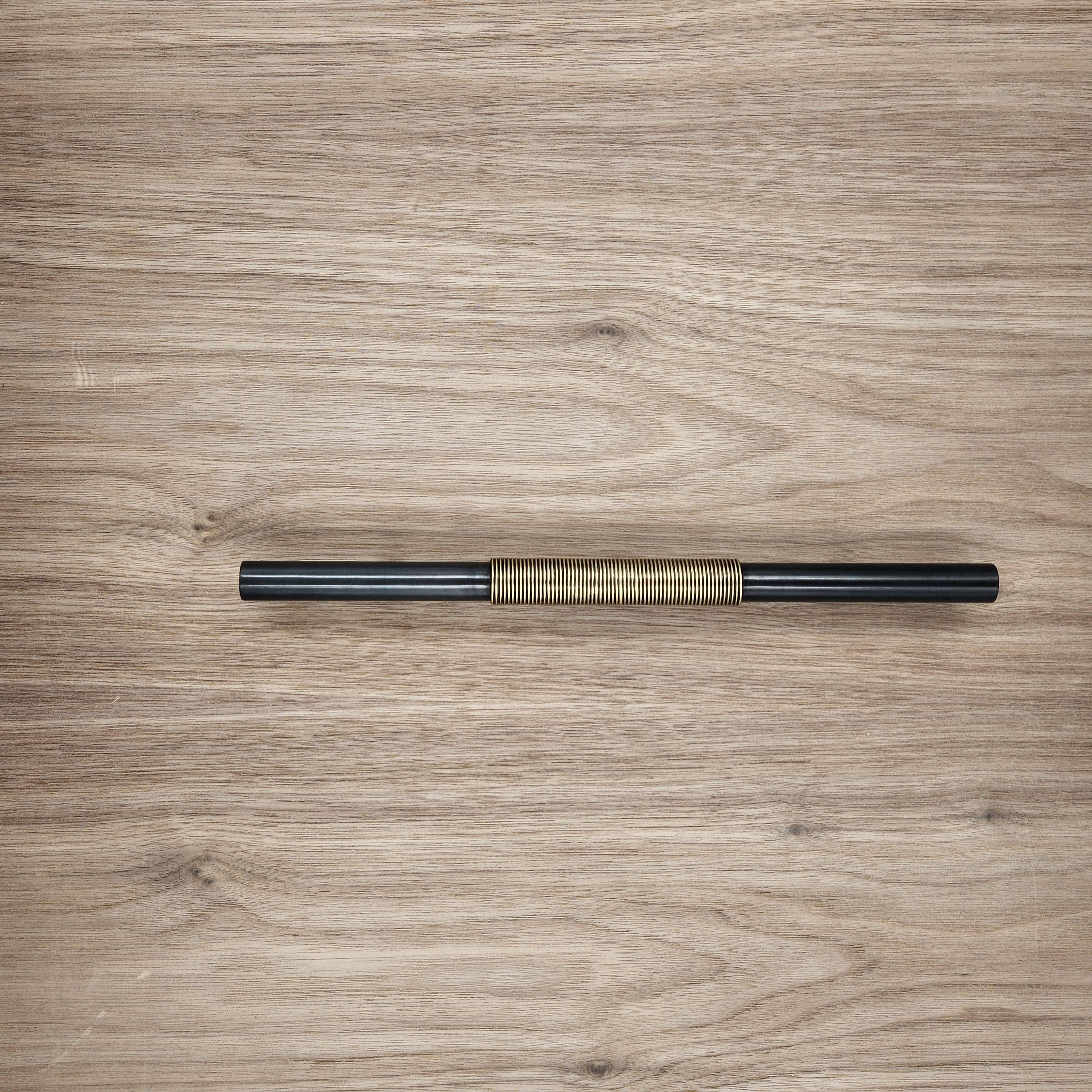 Laiton Tirette de meuble en laiton patiné gunmetal barrel et fils en laiton antique gold 30 en vente