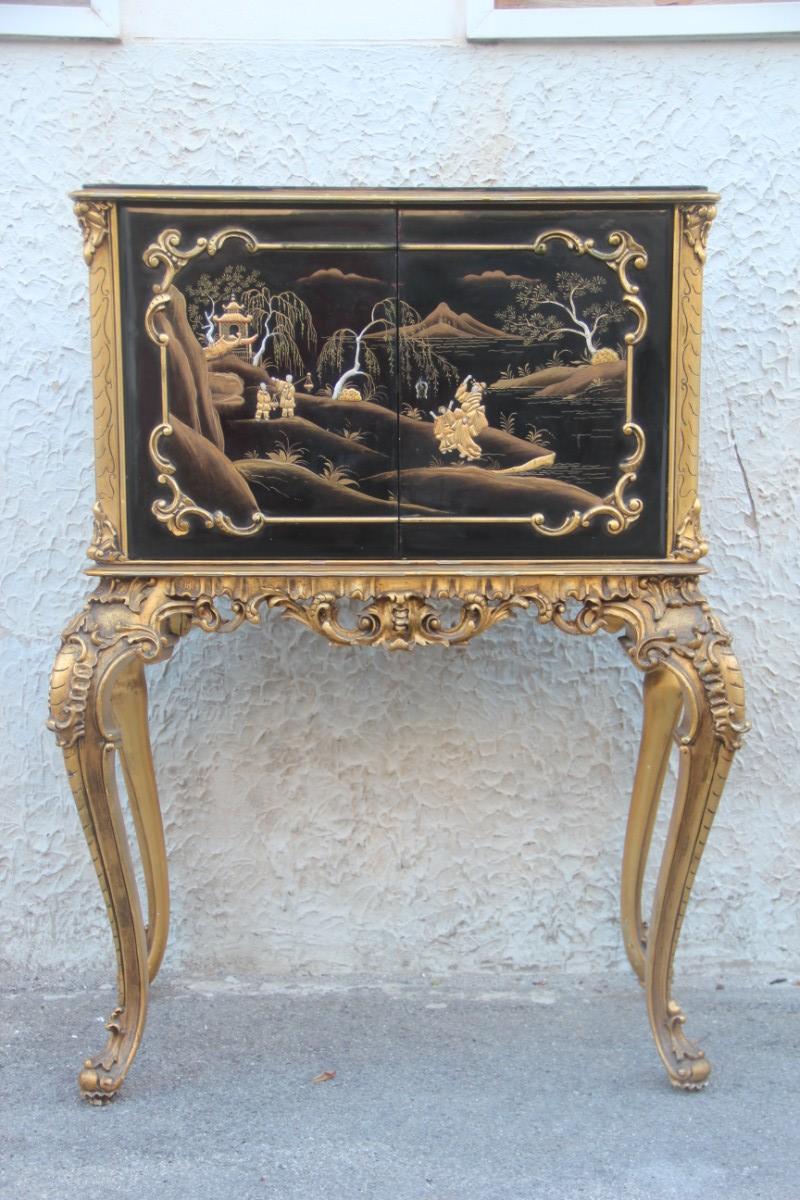 Cabinet Rococo Black and Gold Italian Mid-Century Modern Chinese Lacquer Scenes For Sale 1