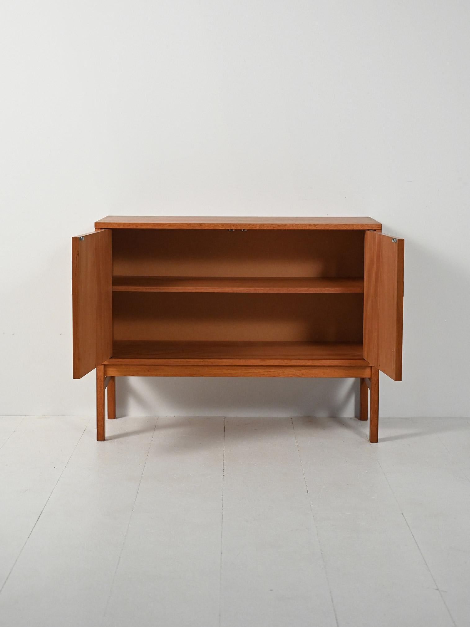 Scandinavian Modern Cabinet scandinavo anni ’60 in teak For Sale