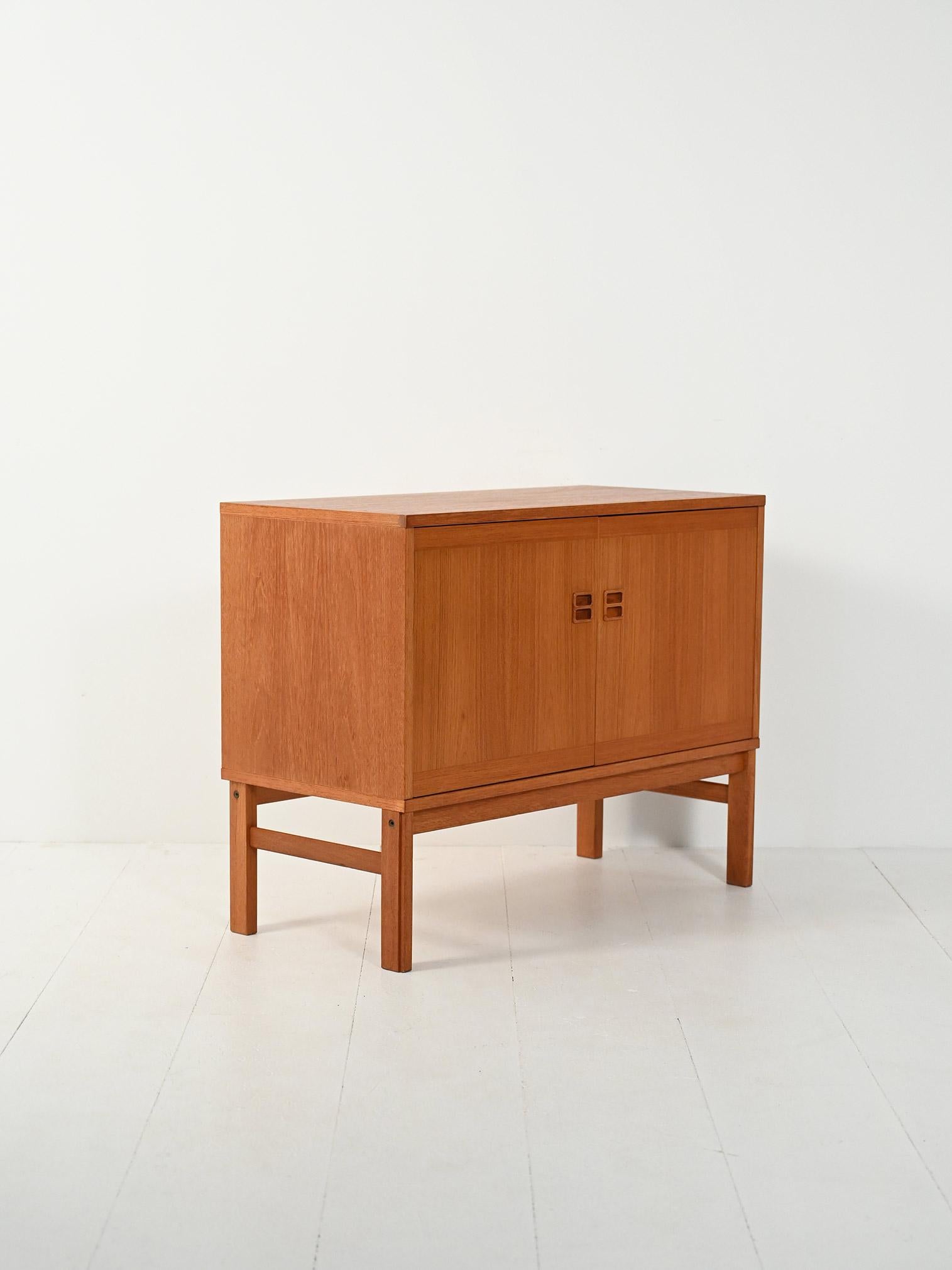 Scandinavian Cabinet scandinavo anni ’60 in teak For Sale
