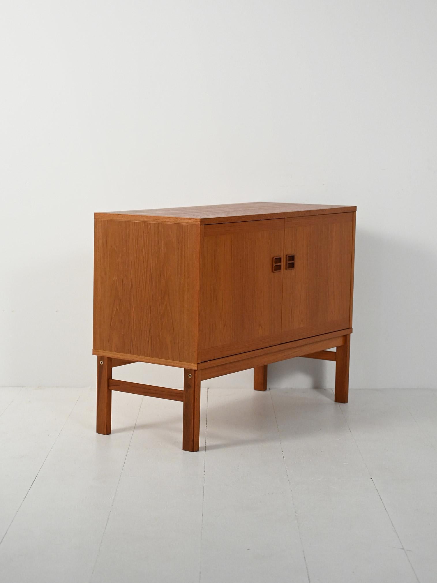 Cabinet scandinavo anni ’60 in teak In Good Condition For Sale In Brescia, IT