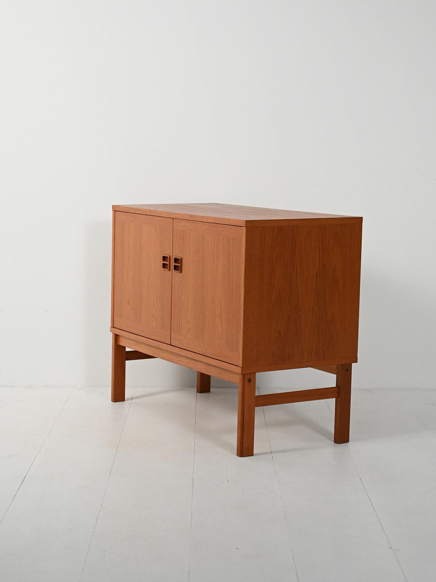 Mid-20th Century Cabinet scandinavo anni ’60 in teak For Sale