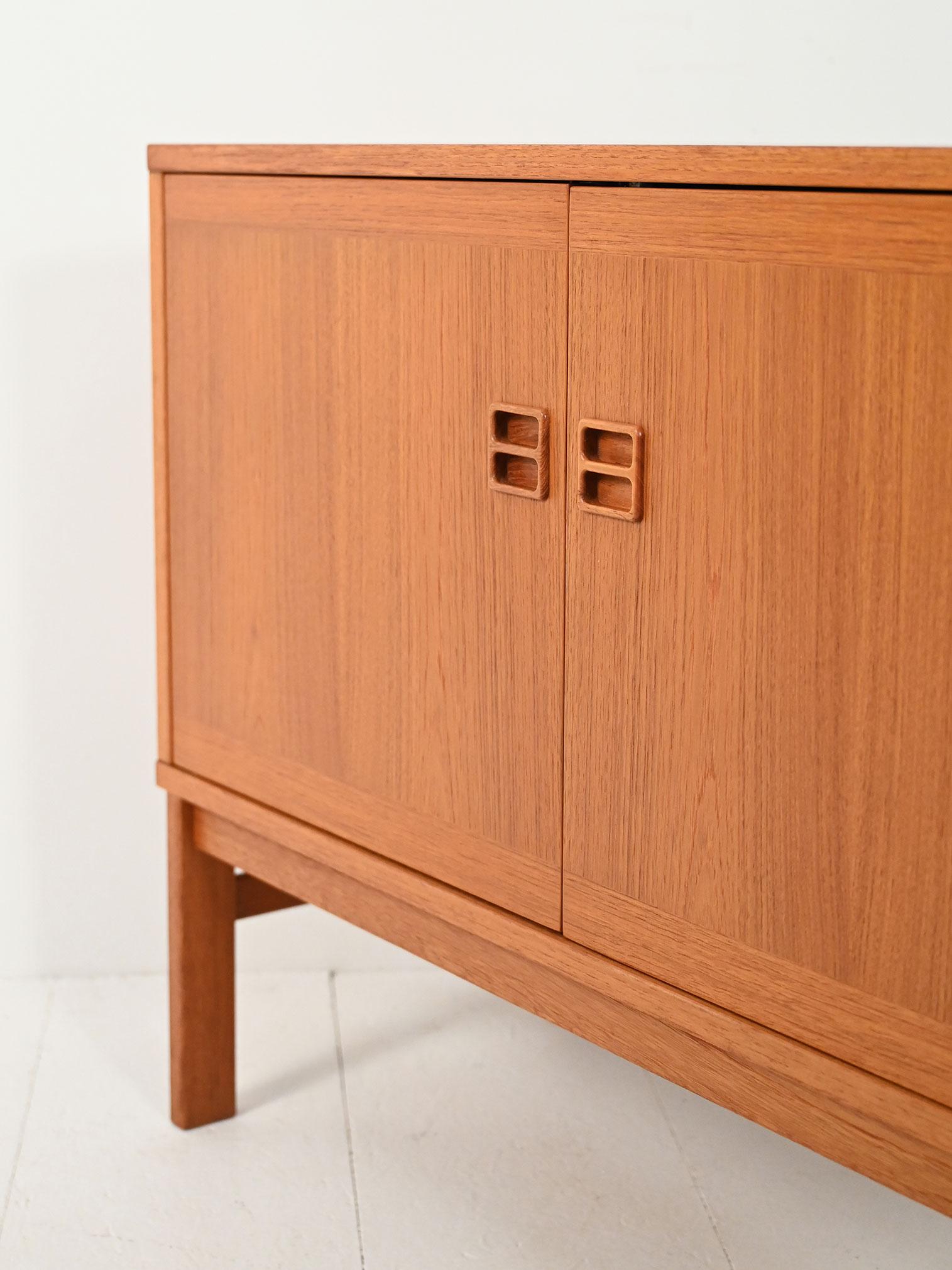 Teak Cabinet scandinavo anni ’60 in teak For Sale