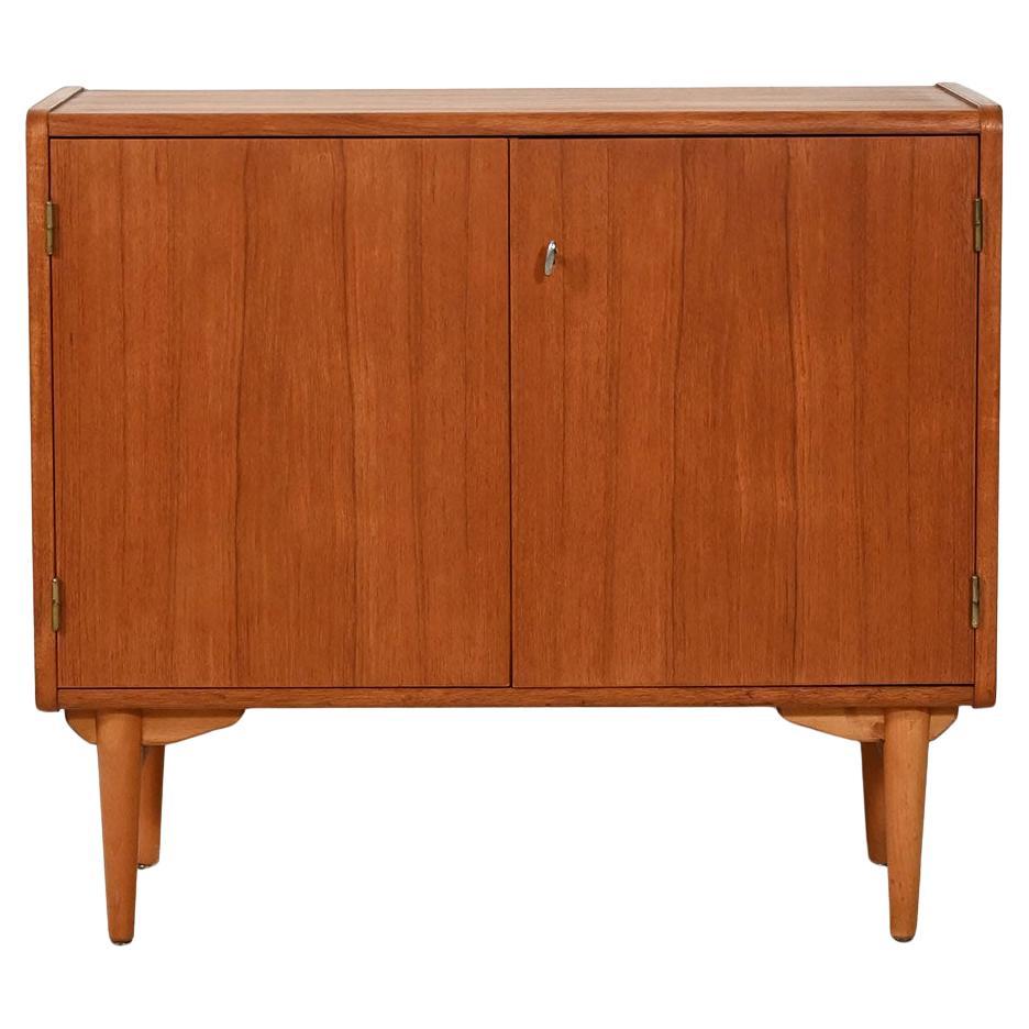 Scandinavian teak and oak Sonett cabinet, 1960s For Sale