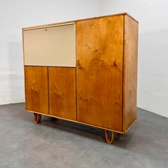 Cabinet / Secretaire CB01 di Cees Braakman della serie "Combex" per Pastoe, anni 1950.