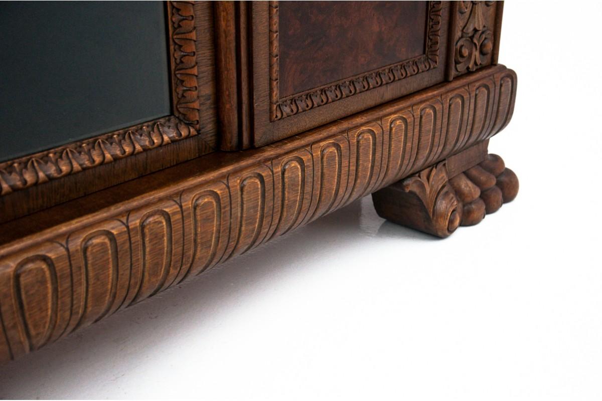 Cabinet set on lion's paws, Germany, early 20th century. For Sale 4