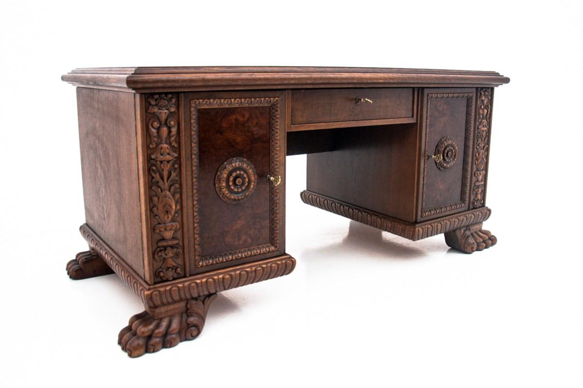 Cabinet set on lion's paws, Germany, early 20th century. For Sale 8