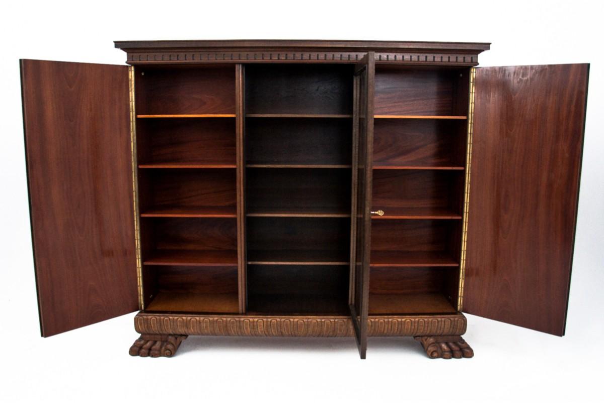Renaissance Armoire sur pattes de lion, Allemagne, début du 20e siècle en vente