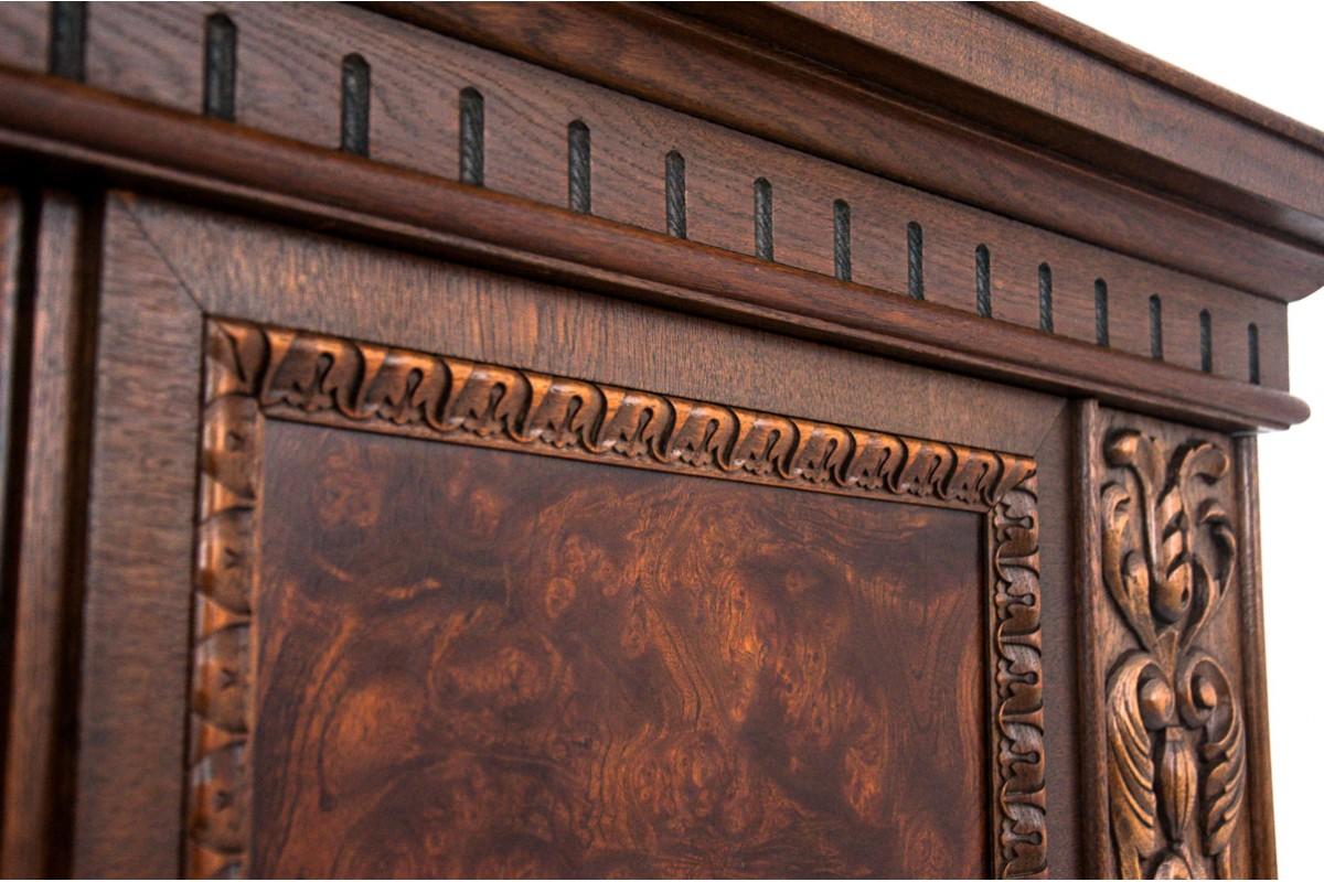 Armoire sur pattes de lion, Allemagne, début du 20e siècle Bon état - En vente à Chorzów, PL