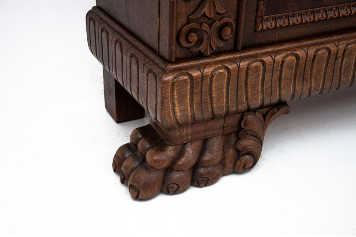 Cabinet set on lion's paws, Germany, early 20th century. For Sale 3