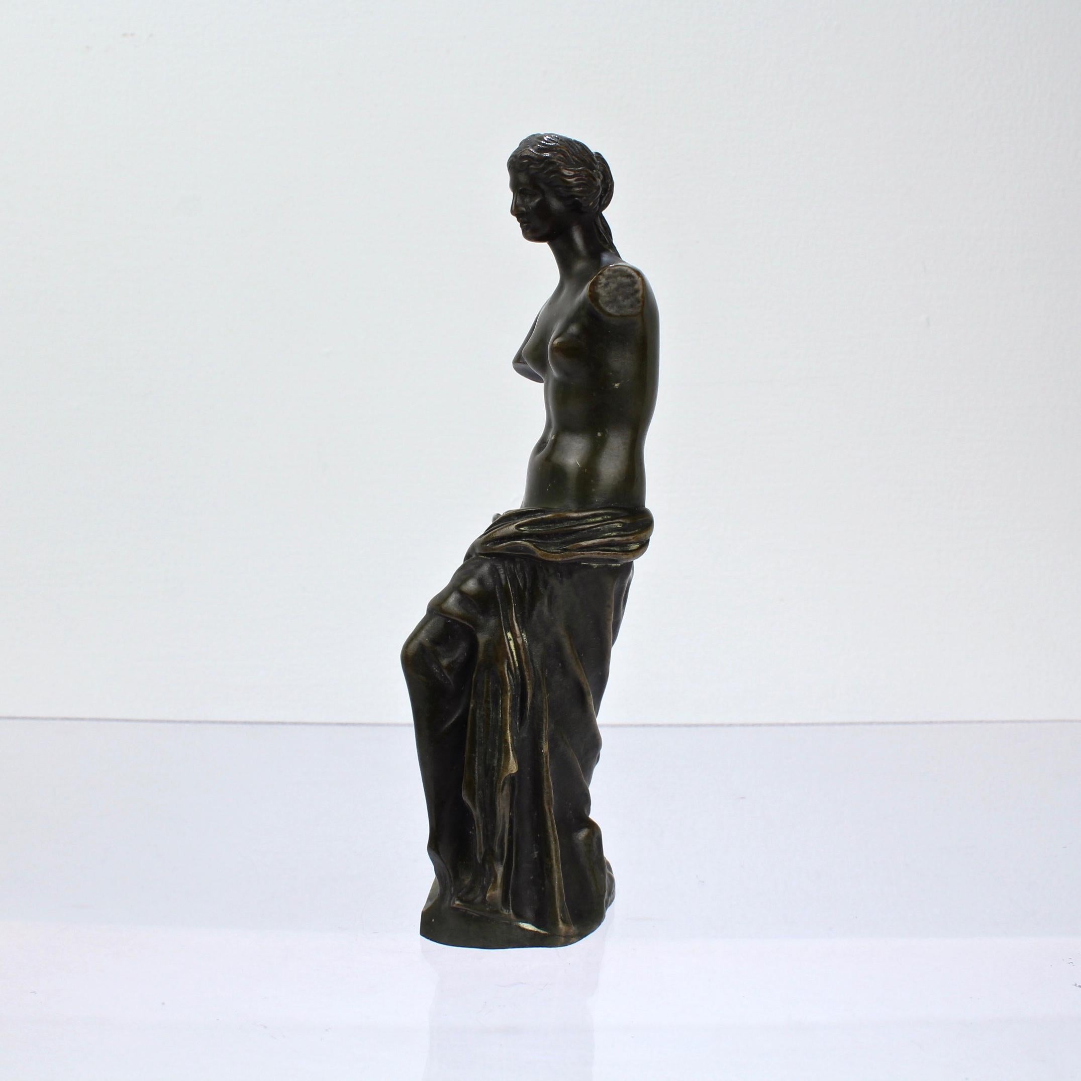 Grand Tour Scultura in bronzo della Venere di Milo di Ron Sauvage in formato armadio in vendita