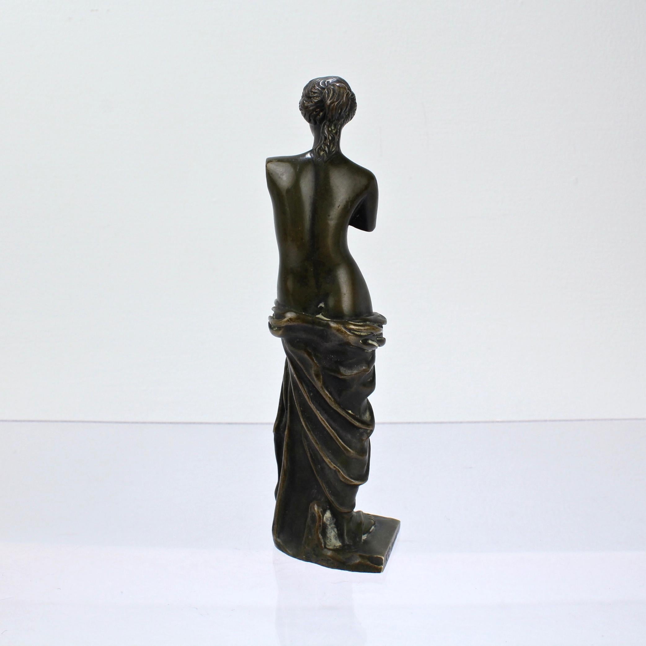 Sculpture de Vénus de Milo en bronze, hauteur meuble, d’après Ron Liod Sauvage Bon état - En vente à Philadelphia, PA