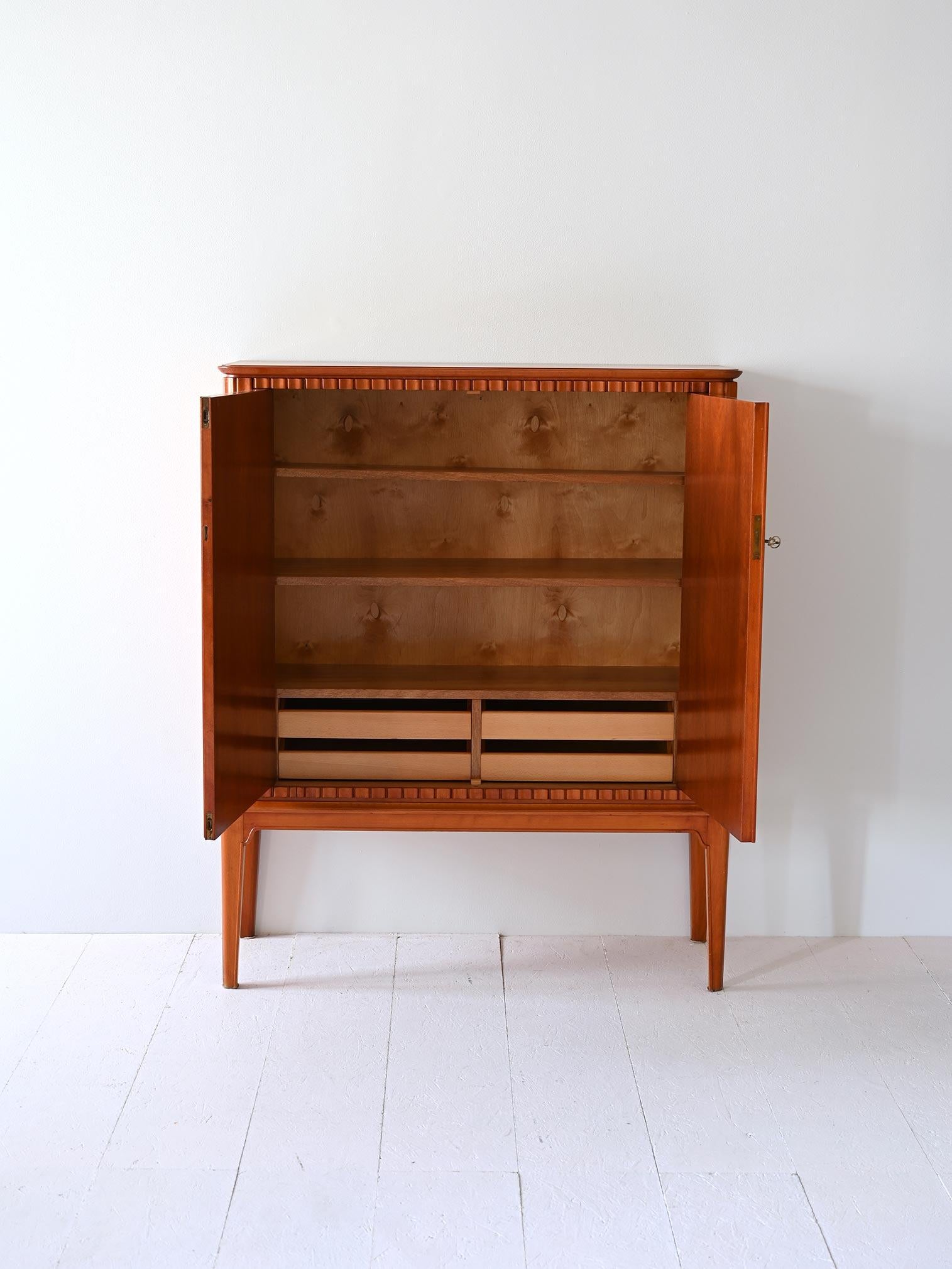 Scandinavo moderno Cabinet vintage in mogano