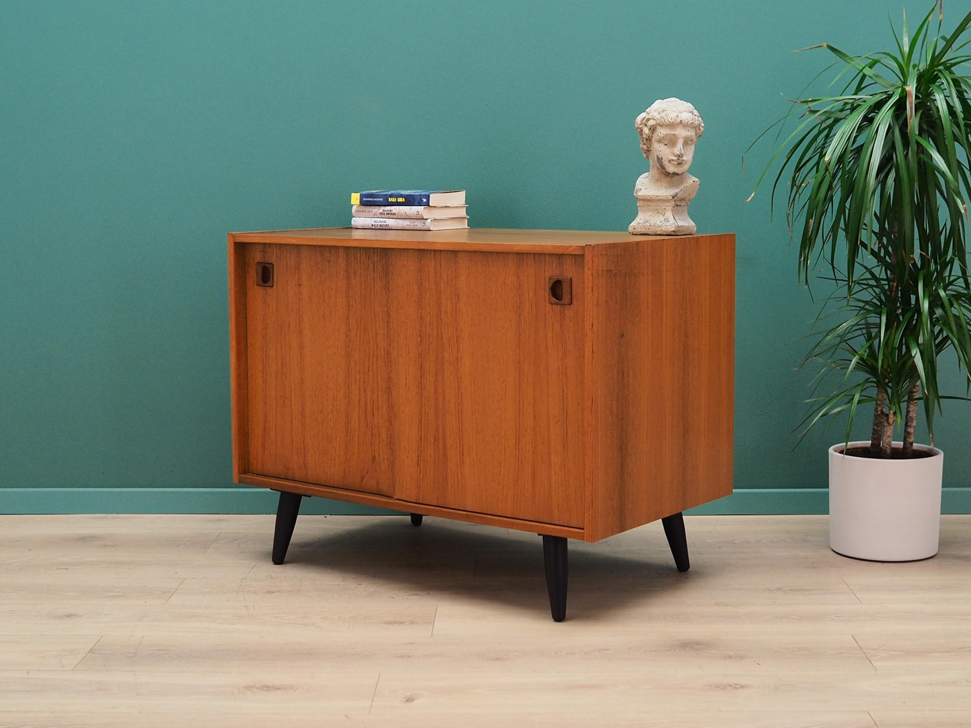 Cabinet Vintage Teak, 1960s-1970s In Good Condition For Sale In Szczecin, Zachodniopomorskie