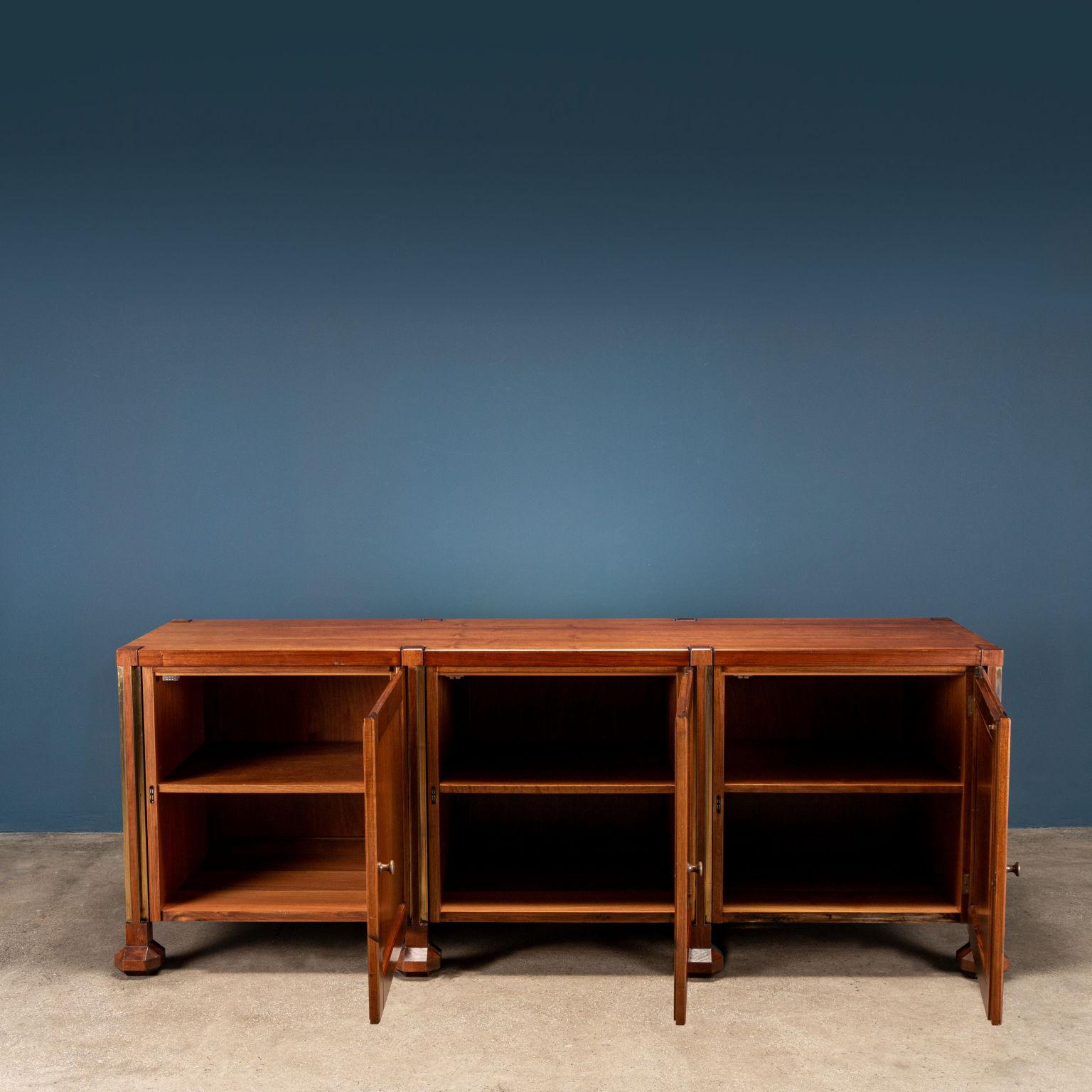 Cabinet, Walnut, Brass, 1960s In Excellent Condition In Milano, IT