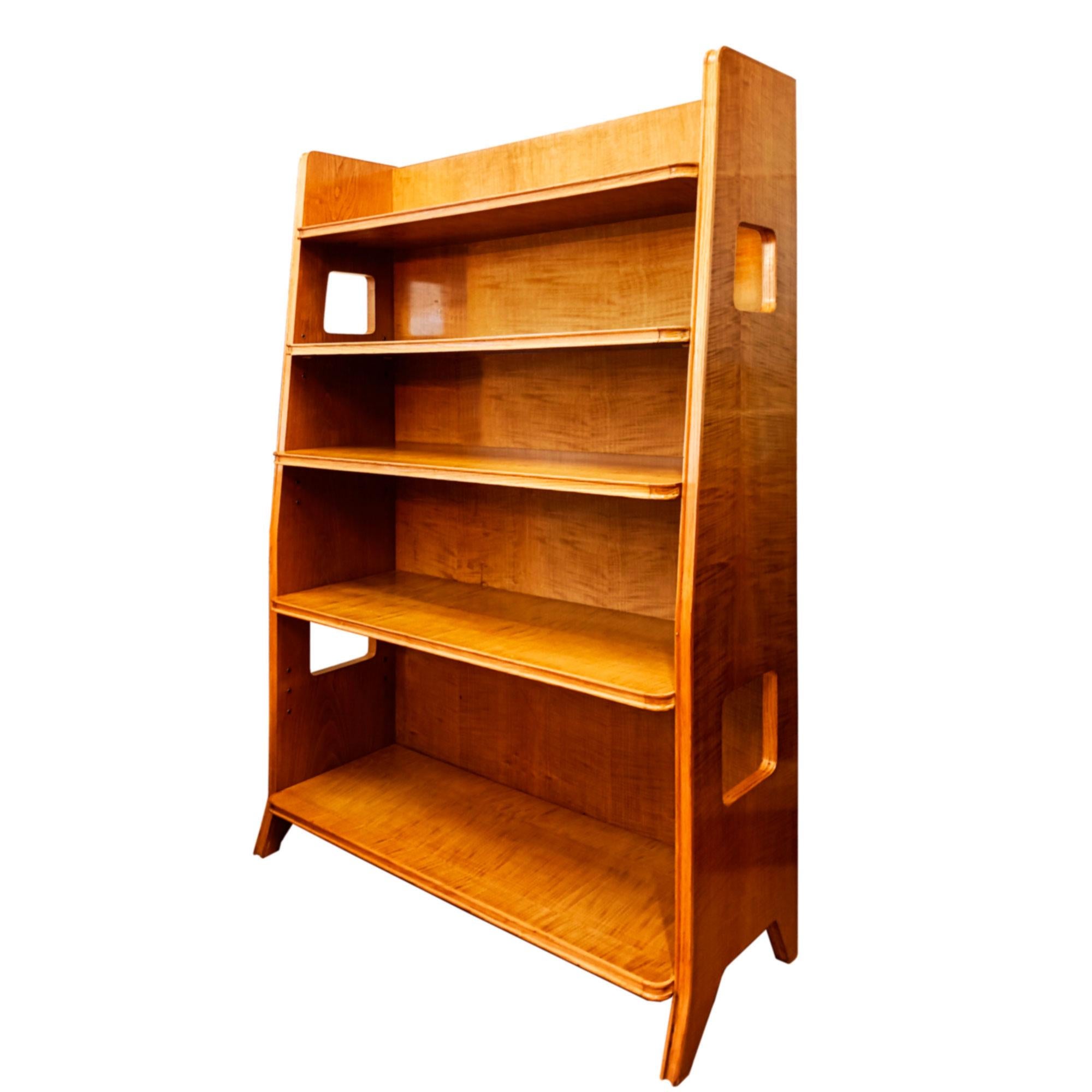 Mid-Century moderno Armadio con ripiani regolabili in altezza - Italia 1950 in vendita