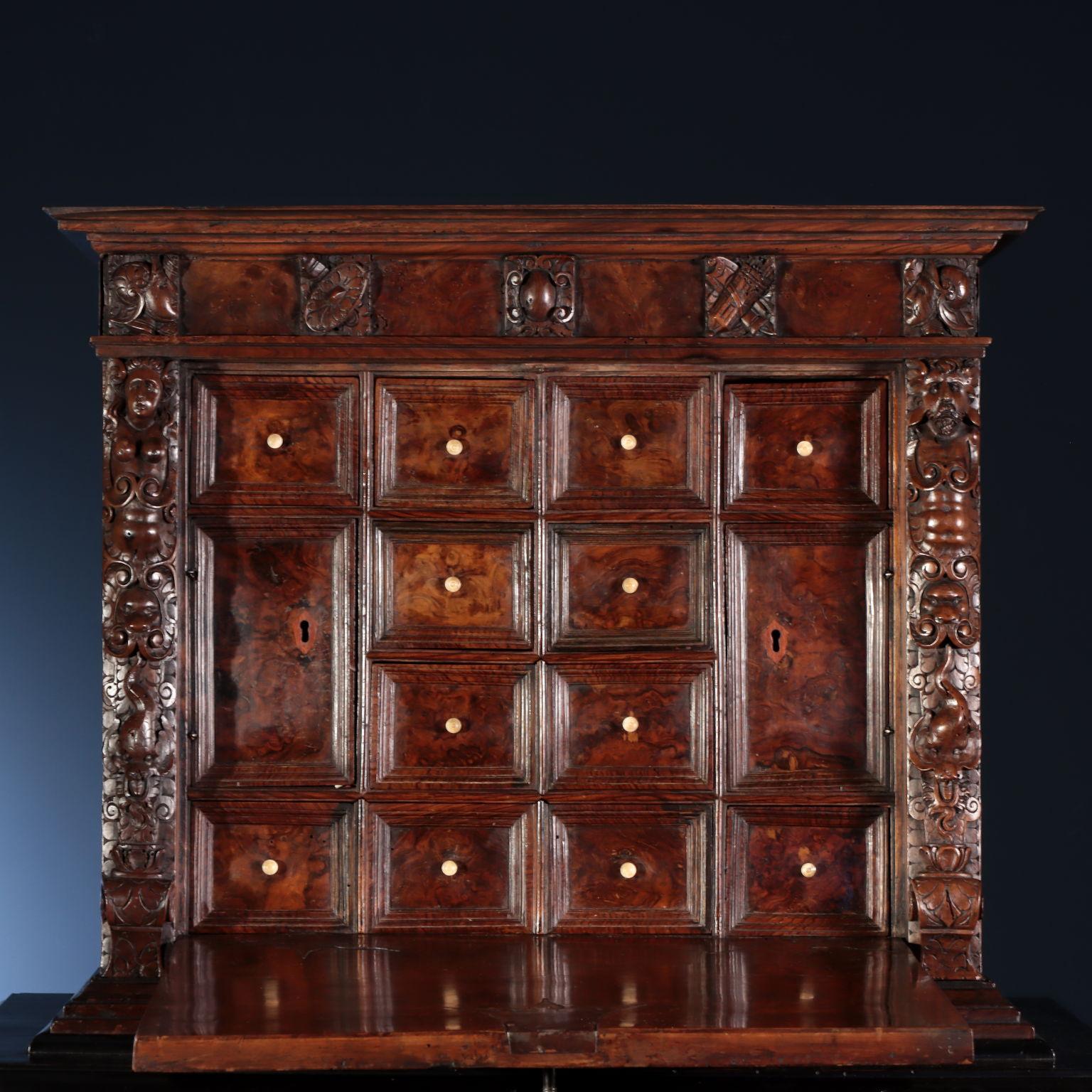 Cabinet, XVI-XVIIth century For Sale 2