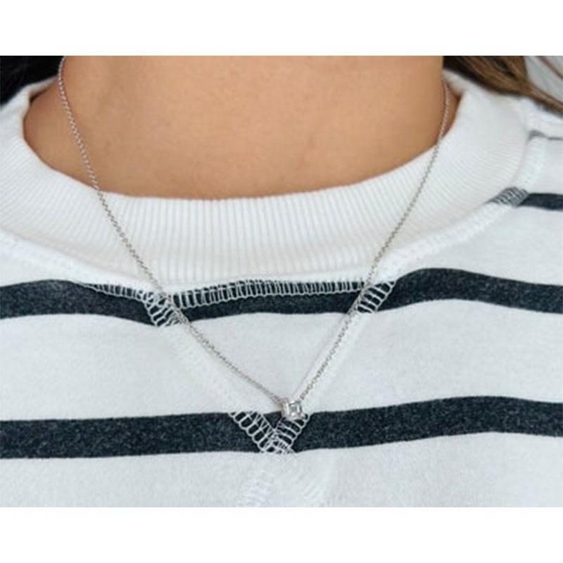 This elegant Cable Chain Diamond 14K Gold Asscher Cut Necklace is a stunning piece that adds sophistication to any outfit. Its delicate design features a beautifully cut Asscher diamond, known for its timeless allure and brilliant sparkle. Available