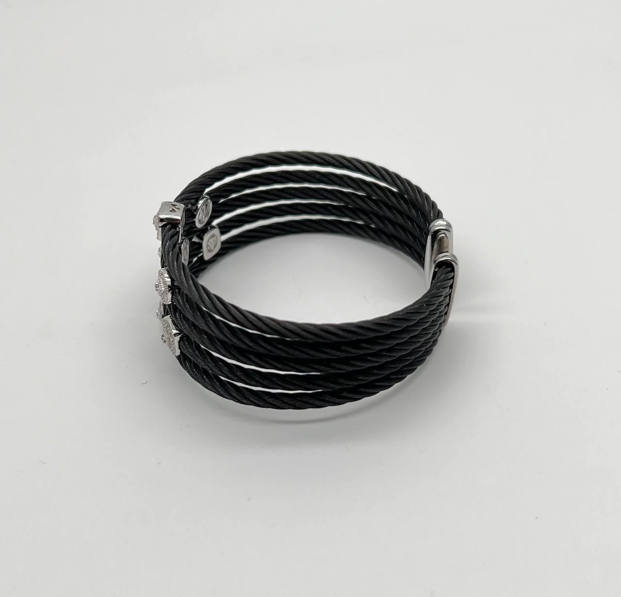Moderno Bracciale a più file con filigrana e diamanti bianchi in oro bianco 18 carati in vendita