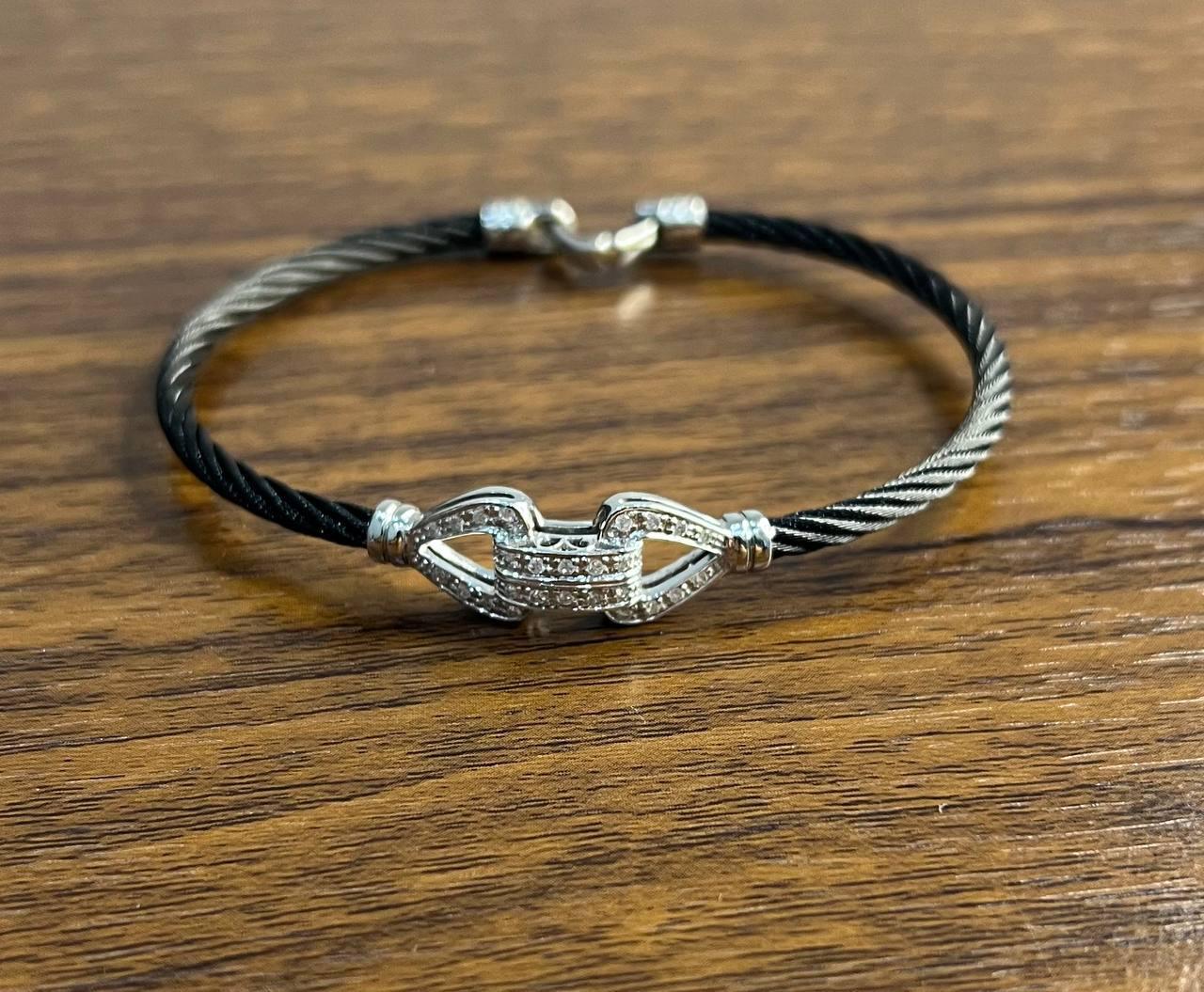 Bracelet filigrane d'une seule rangée avec diamants blancs et or blanc 18 carats Neuf - En vente à Oakton, VA