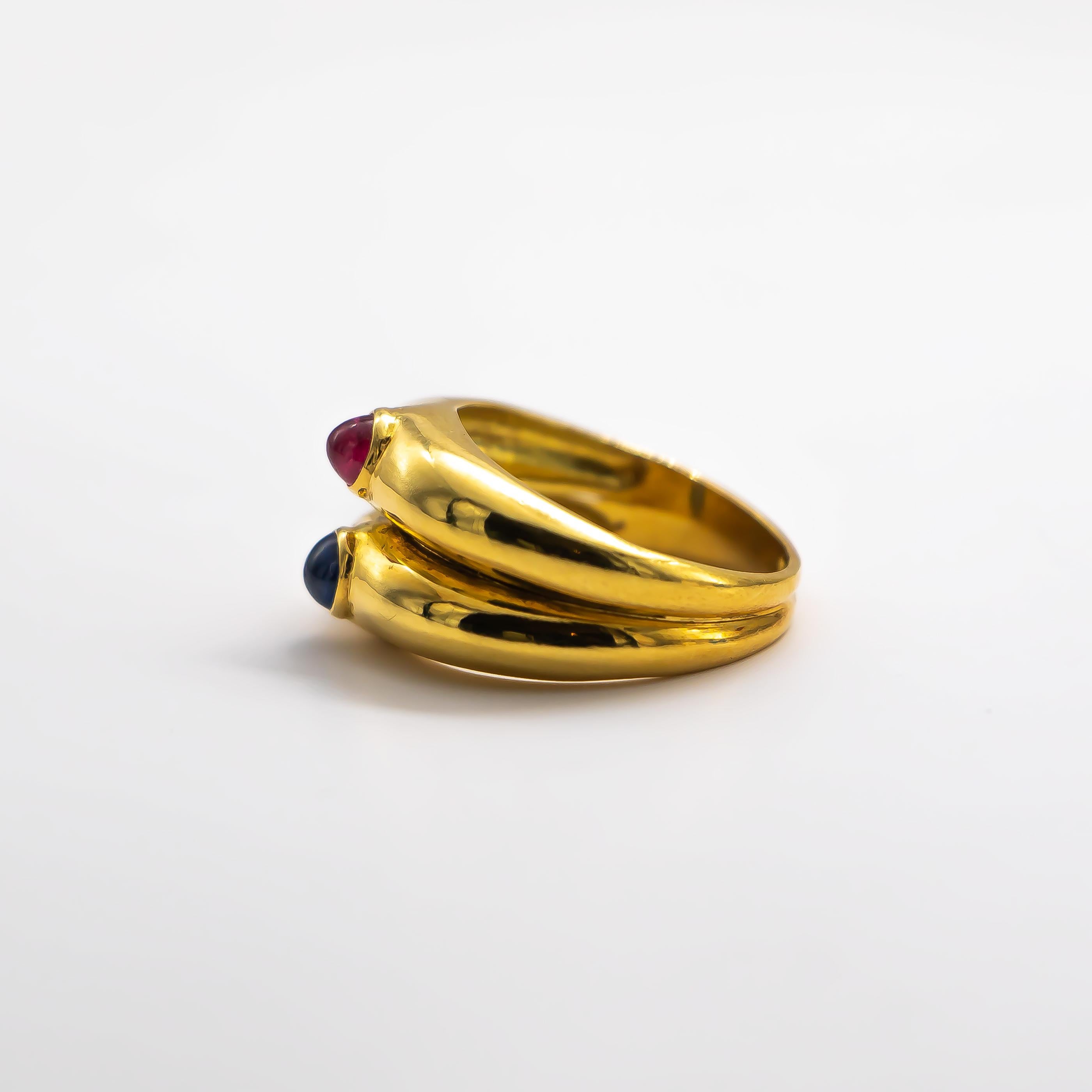 Cabochon 0.2 Carat Ruby and Cabochon 0.2 Carat Sapphire Ring 18K Yellow Gold 4
