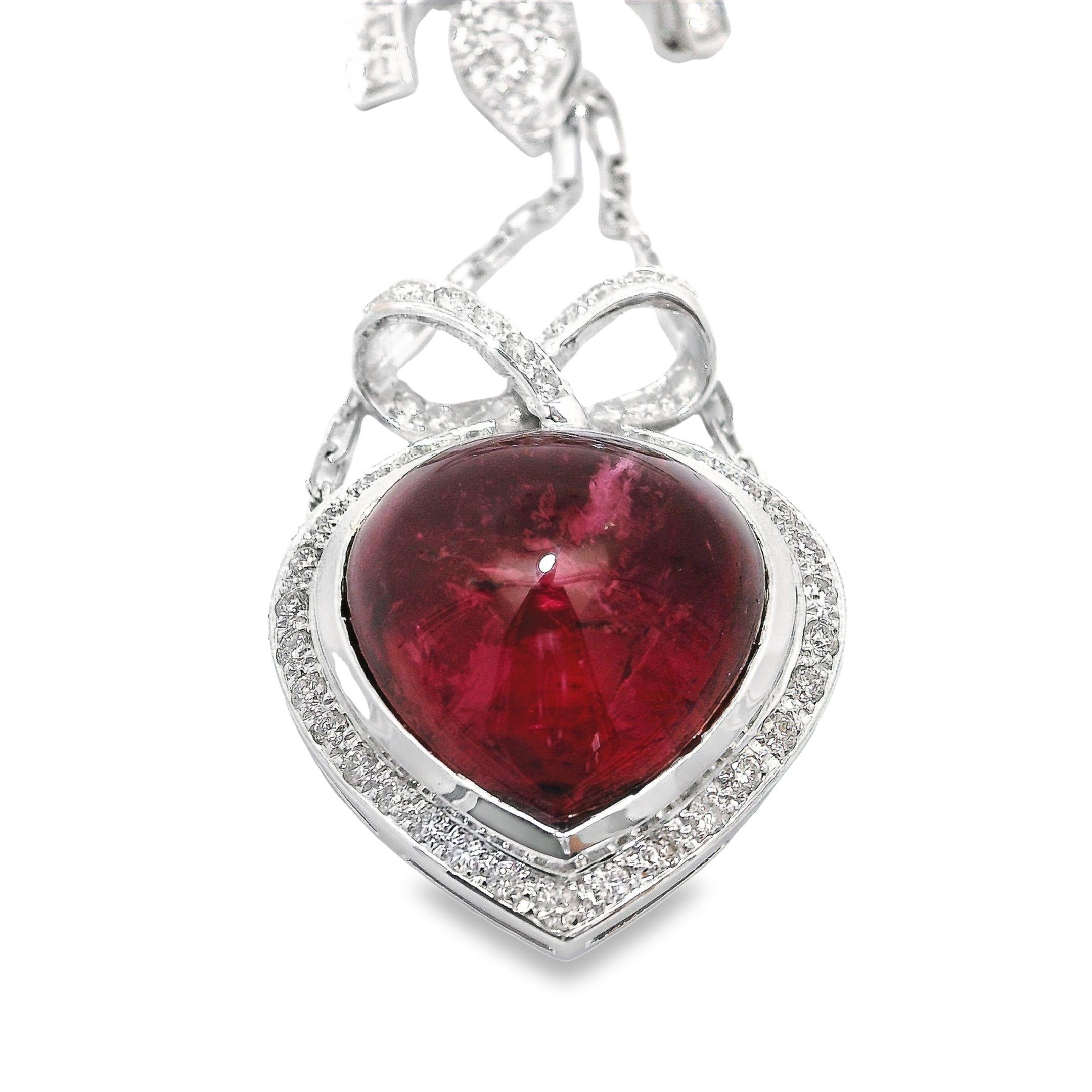 Ciondolo a forma di cuore e nastro con diamante in rubelite da 13,02 carati con catenina In condizioni Nuovo in vendita a Hong Kong, HK